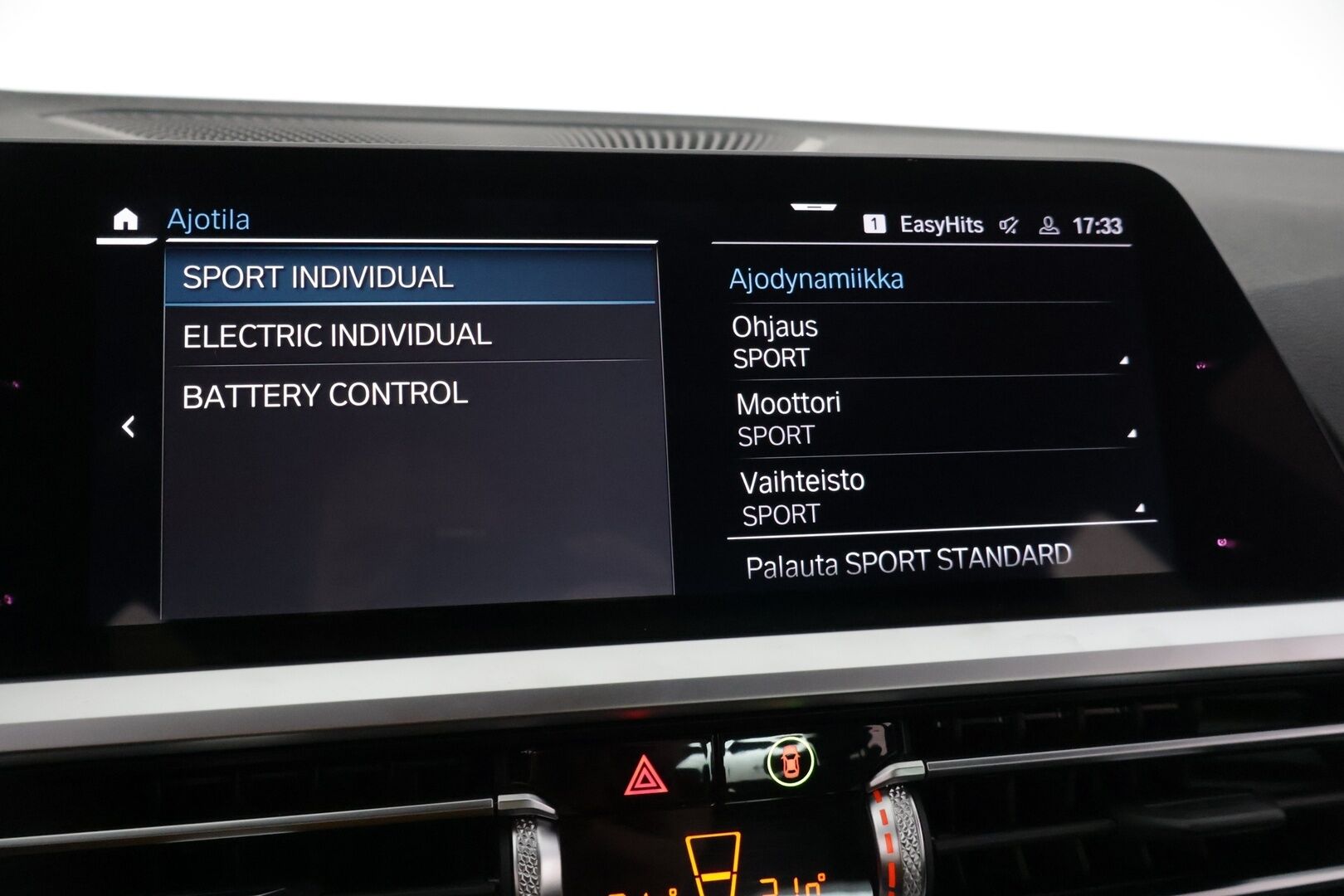 BMW 330 2020 G20 Sedan 330e Business Sport *Vakionopeudensäädin / DIgimittaristo / Sport penkit / Tutkat edessä ja takana / Navi / Hifit* - *2x Renkaat & Vanteet / Merkkihuollettu / Akku kuntotarkastettu*