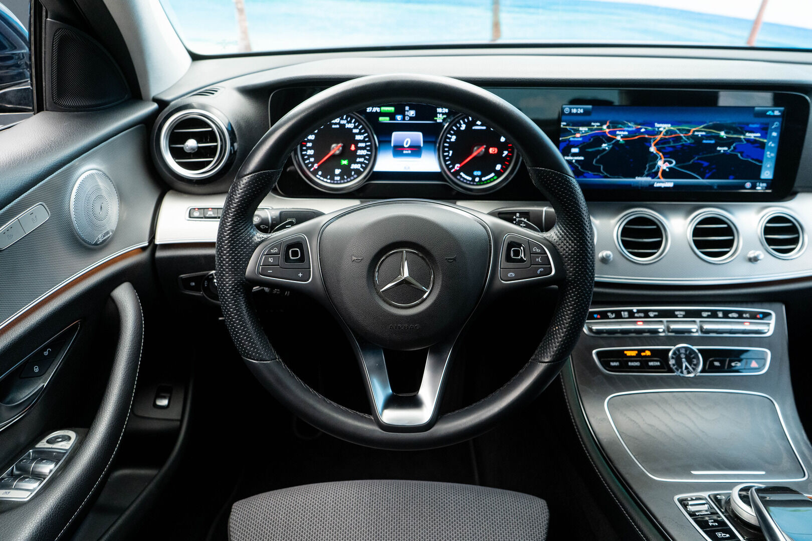 MERCEDES-BENZ E 2018 350e Premium Business - Distronic+ | Burmester | P.kamera | Sporttipenkit | 