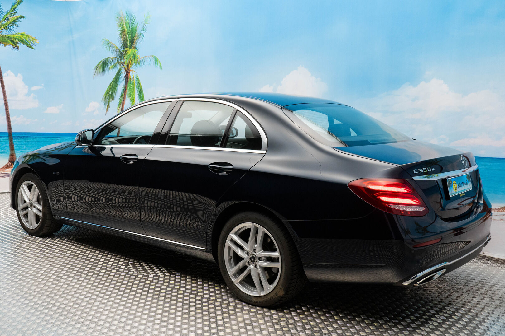 MERCEDES-BENZ E 2018 350e Premium Business - Distronic+ | Burmester | P.kamera | Sporttipenkit | 