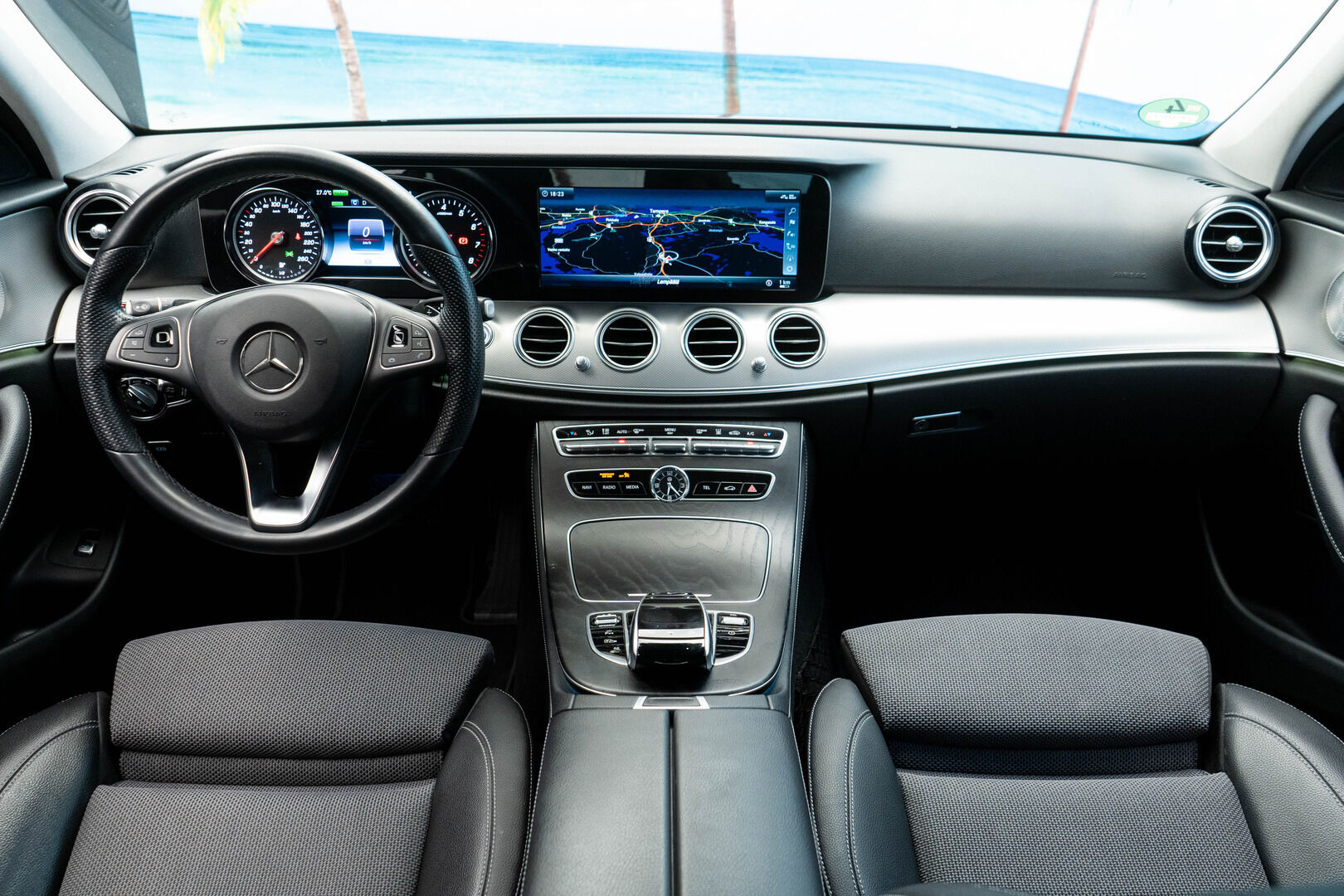 MERCEDES-BENZ E 2018 350e Premium Business - Distronic+ | Burmester | P.kamera | Sporttipenkit | 