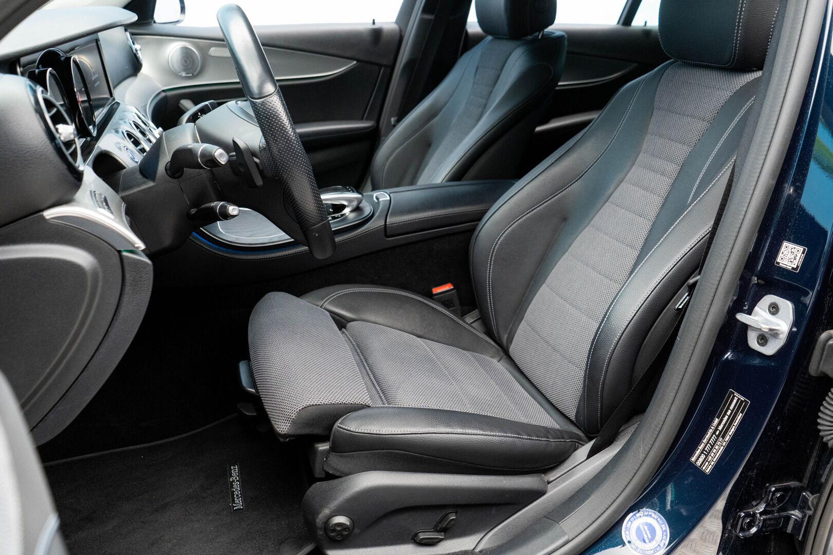 MERCEDES-BENZ E 2018 350e Premium Business - Distronic+ | Burmester | P.kamera | Sporttipenkit | 