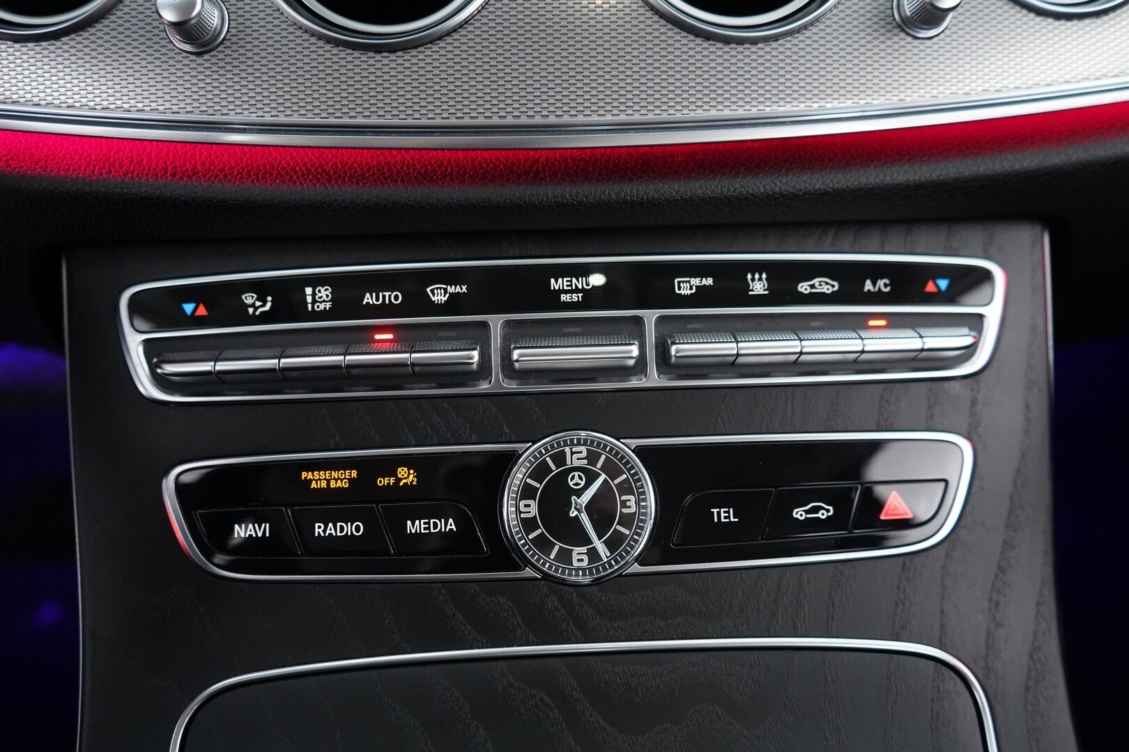 MERCEDES-BENZ E 2018 350e Premium Business - Distronic+ | Burmester | P.kamera | Sporttipenkit | Juuri huollettu | Kahdet renkaat OEM vanteilla