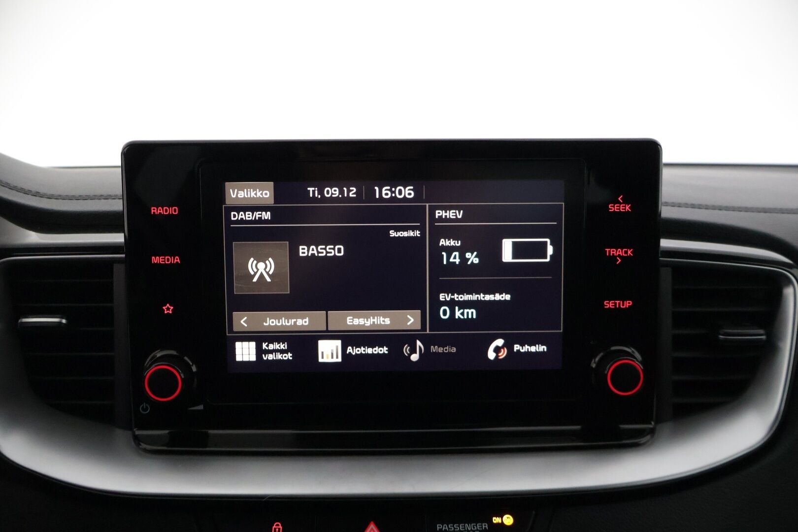 KIA XCEED 2022 1,6 GDI Plug-In Hybrid EX DCT * Vakkari / Koukku / Lohko + sis. / Kessy / P.kamera, tutkat / Lane assist * - * Juuri tullut hyvin pidetty ja huollettu yksilö! Kaksilla asiallisilla renkailla ja vanteilla! * - HULLUT BLACKWEEK JATKOT - KORKOTARJOUS 2,49%