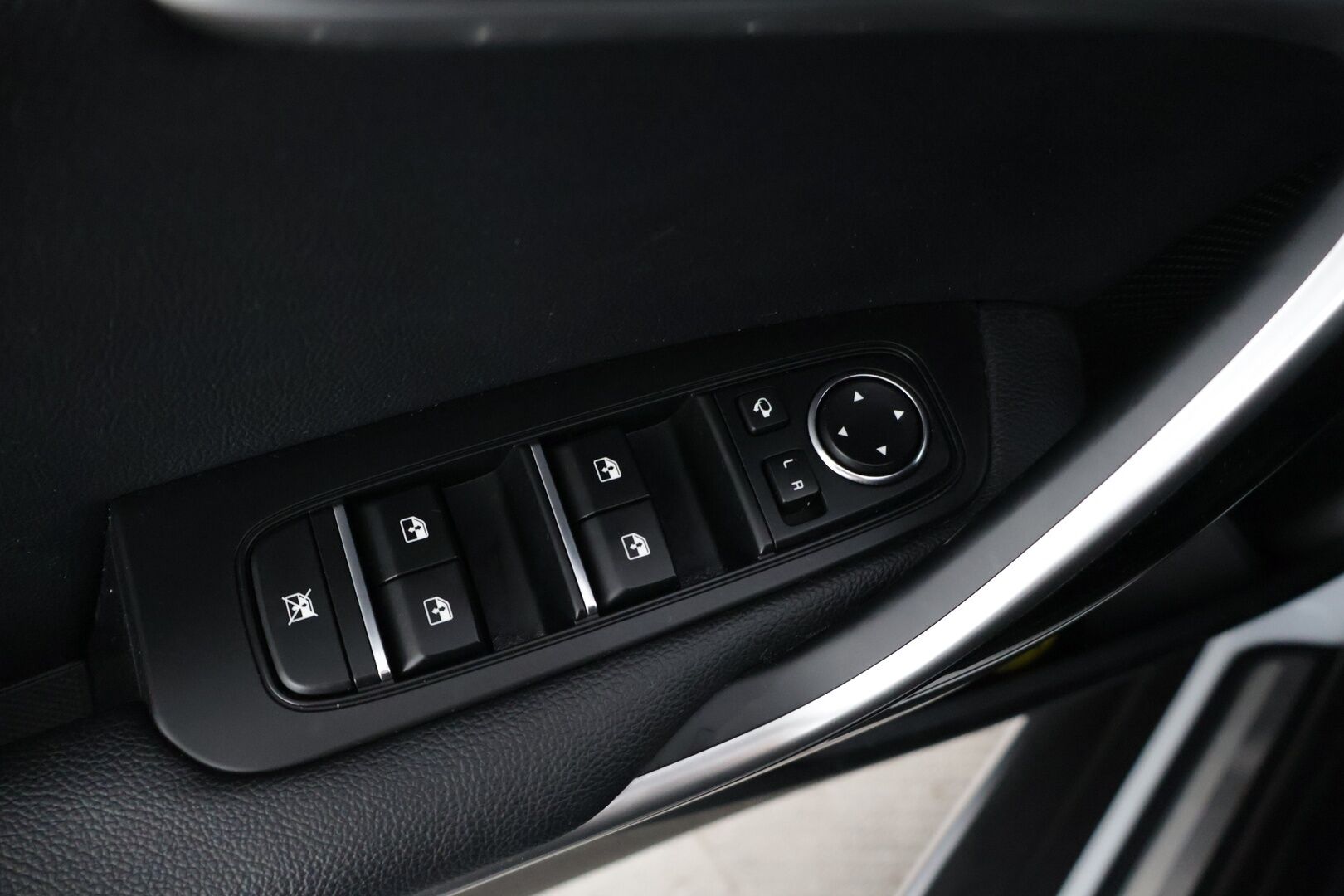 KIA XCEED 2022 1,6 GDI Plug-In Hybrid EX DCT * Vakkari / Koukku / Lohko + sis. / Kessy / P.kamera, tutkat / Lane assist * - * Juuri tullut hyvin pidetty ja huollettu yksilö! Kaksilla asiallisilla renkailla ja vanteilla! * - HULLUT BLACKWEEK JATKOT - KORKOTARJOUS 2,49%