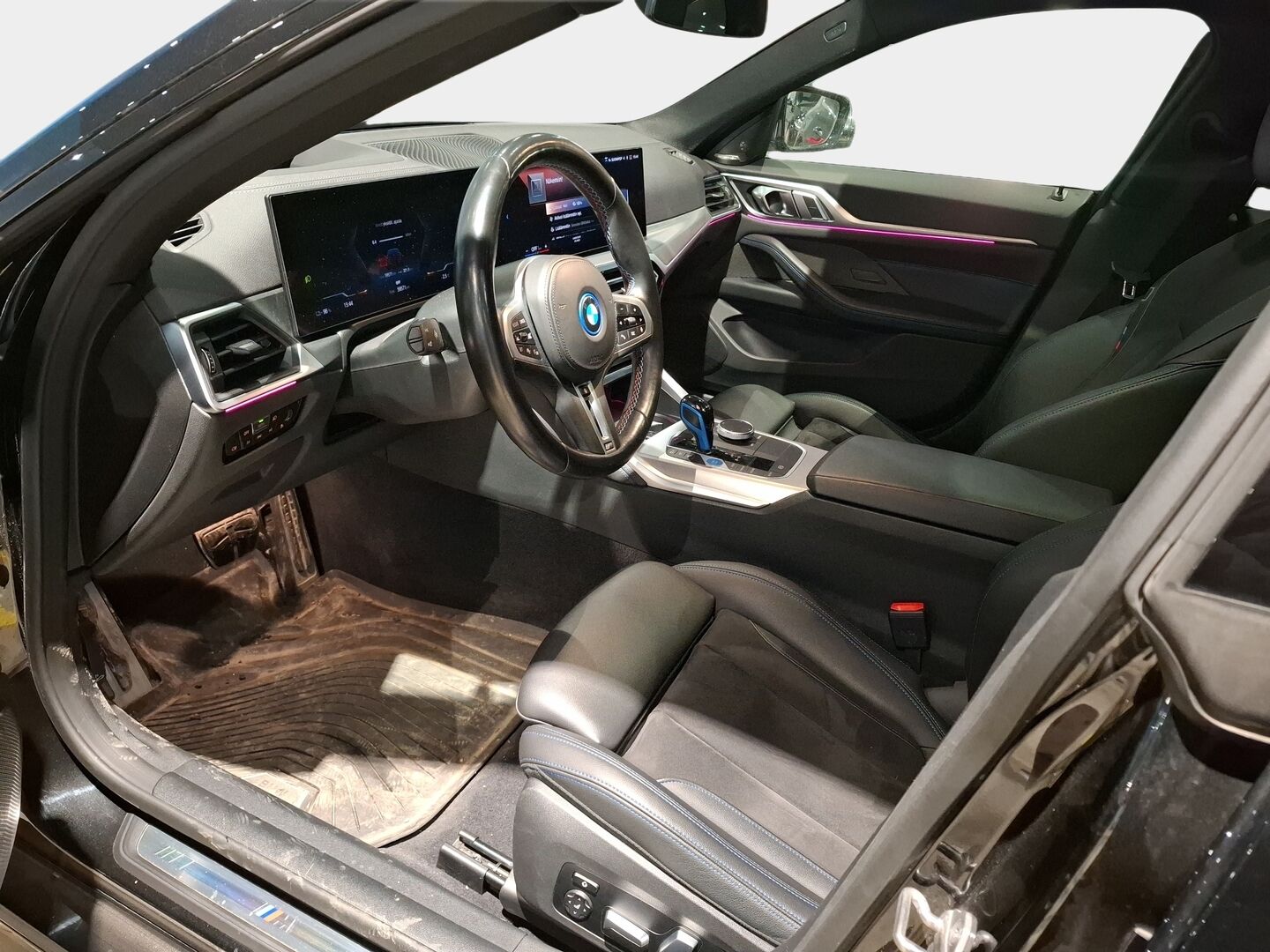 BMW i4 M50 2022 Fully Charged / Laser / ACC / HUD / 360 / H&K / Kattoluukku / Comfort access / Muistipenkki - 2x vanteet / Merkkihuollot / Huippu yksilö! 