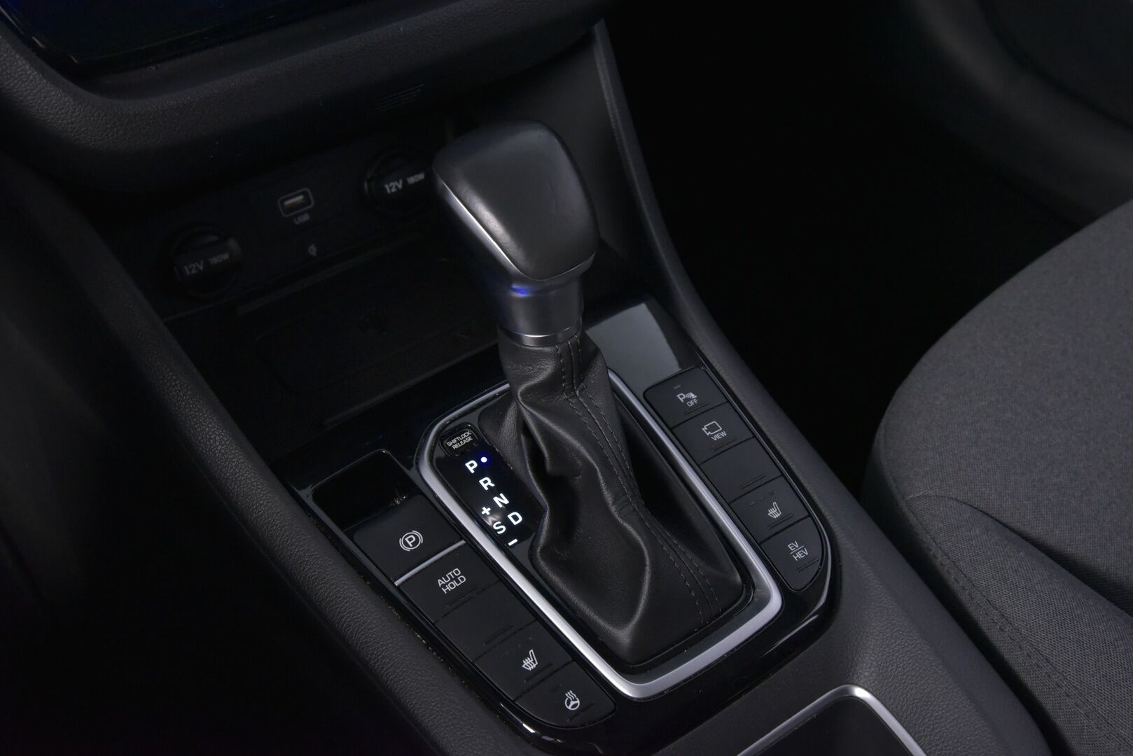 Hyundai IONIQ PLUG-IN 2021 1.6 Plug-In 6-DCT MY21 Facelift - ACC | Navi | P.Kamera | Ratinlämm. | AppleCarplay & AndroidAuto | 2x renkaat&alumiinivanteet