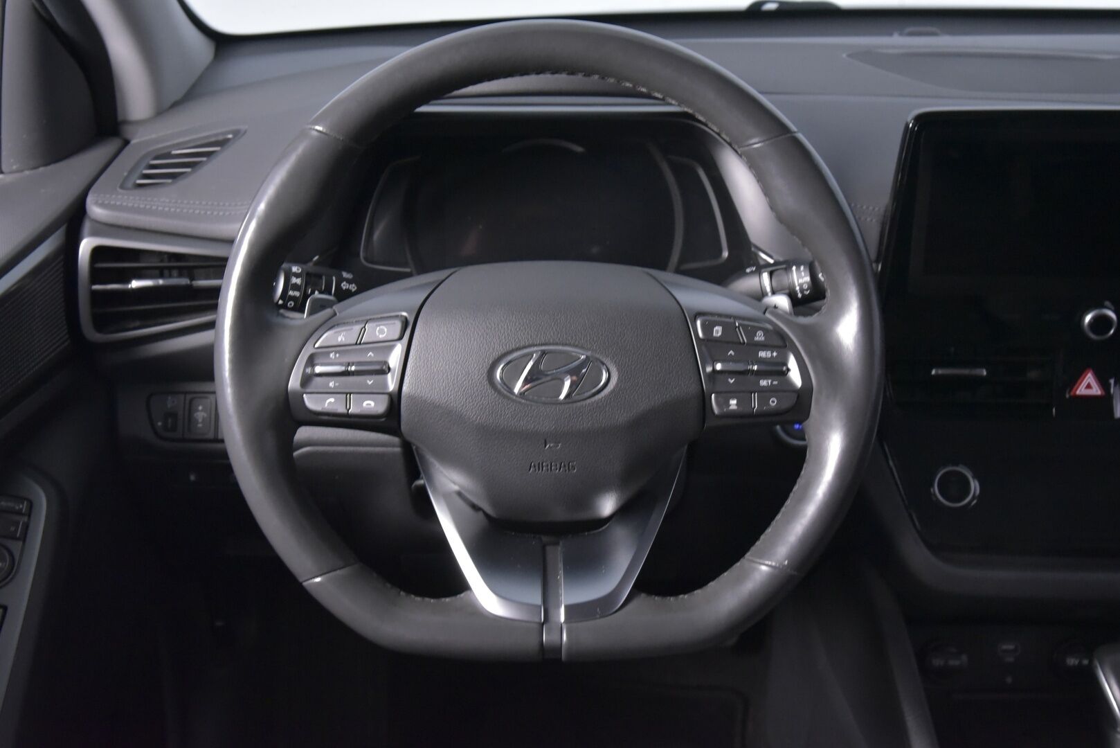 Hyundai IONIQ PLUG-IN 2021 1.6 Plug-In 6-DCT MY21 Facelift - ACC | Navi | P.Kamera | Ratinlämm. | AppleCarplay & AndroidAuto | 2x renkaat&alumiinivanteet