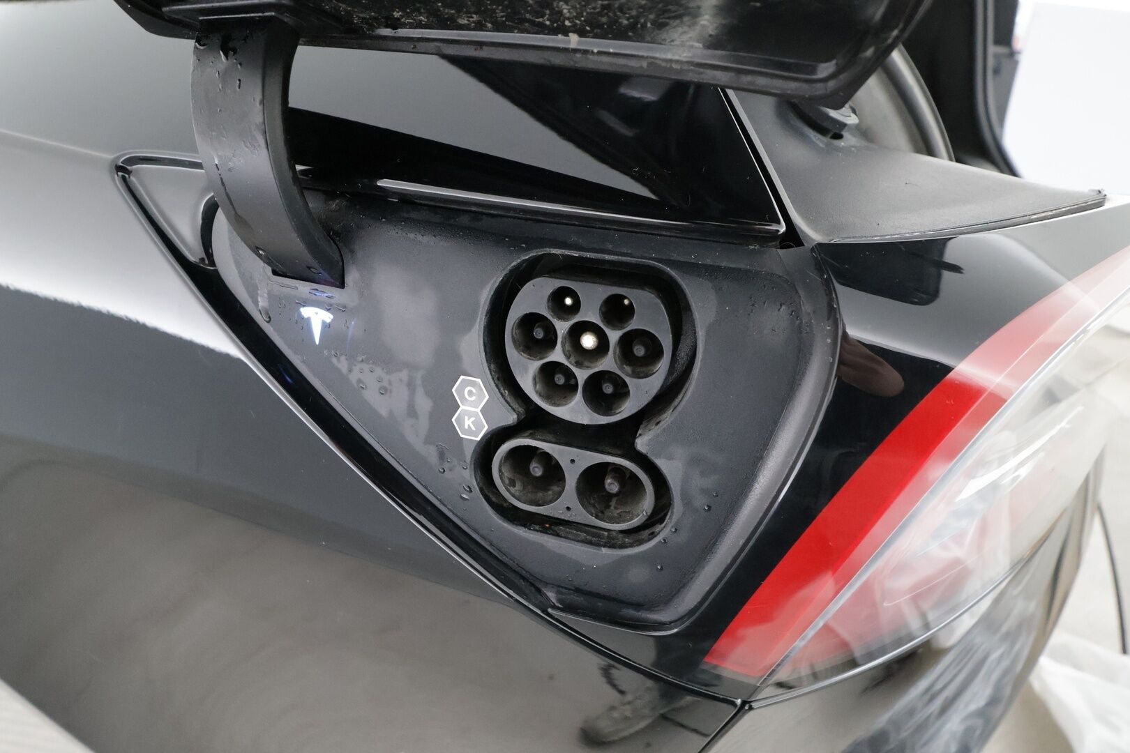 Tesla Model 3 2022 RWD * ILP / ACC / Lasikatto / Matrix-LED / P.Kamera / Muistipenkki / Premium Speakers / Navi / Kaistavahti / Keyless * - 1-om Suomi-auto / Akku kuntotarkastettu / 2x Latauskaapelit - Osta nyt, maksa vasta ensi vuonna