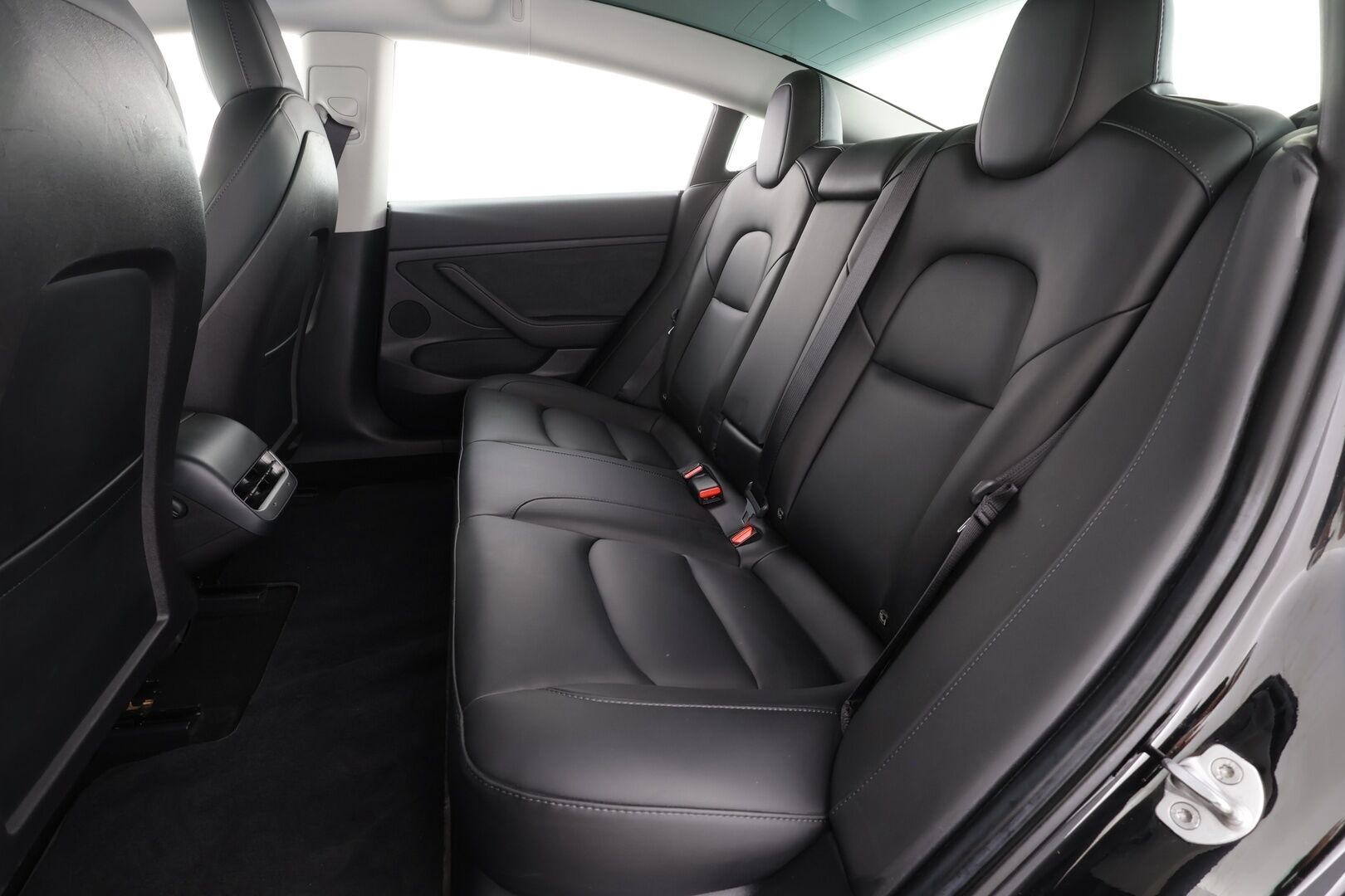 Tesla Model 3 2022 RWD * ILP / ACC / Lasikatto / Matrix-LED / P.Kamera / Muistipenkki / Premium Speakers / Navi / Kaistavahti / Keyless * - 1-om Suomi-auto / Akku kuntotarkastettu / 2x Latauskaapelit - Osta nyt, maksa vasta ensi vuonna