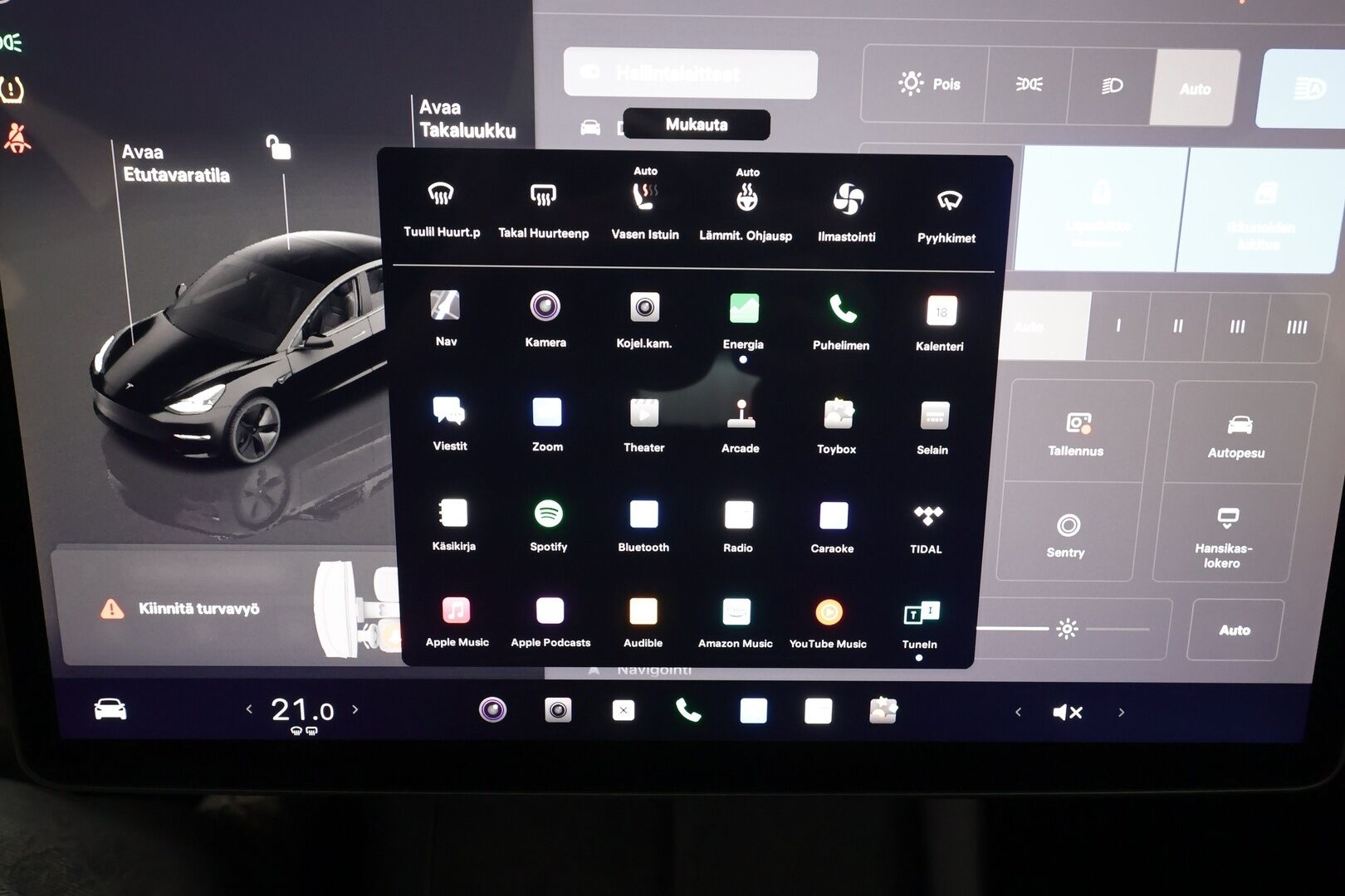 Tesla Model 3 2022 RWD * ILP / ACC / Lasikatto / Matrix-LED / P.Kamera / Muistipenkki / Premium Speakers / Navi / Kaistavahti / Keyless * - 1-om Suomi-auto / Akku kuntotarkastettu / 2x Latauskaapelit - Osta nyt, maksa vasta ensi vuonna
