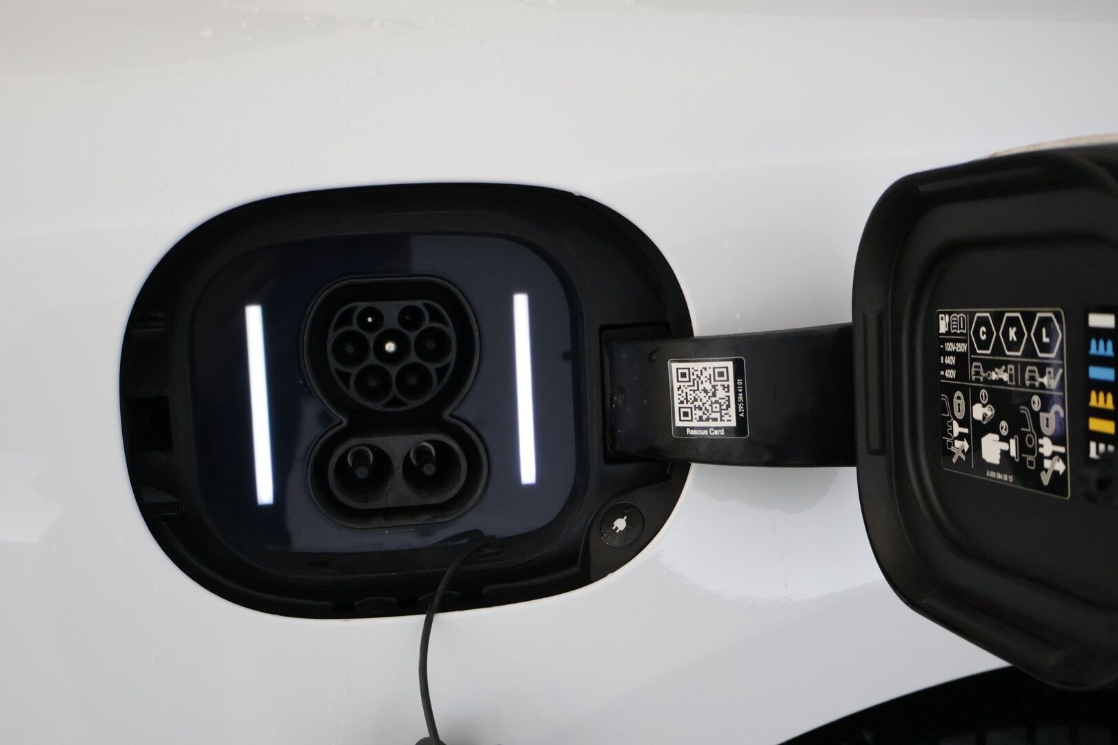 Mercedes-Benz EQE 2023 350+ 4MATIC *DTR PRO / ILP / ALV / BLIS / P.Kamera / Muistipenkit / Nakhasisusta / Ratinlämmitin / MBUX - Navi* - *Suomi-auto / SOH 98,6% / 2x Renkaat ja vanteet* - HULLUT AVAJAISHULINAT KORKOTARJOUS 3,29 %