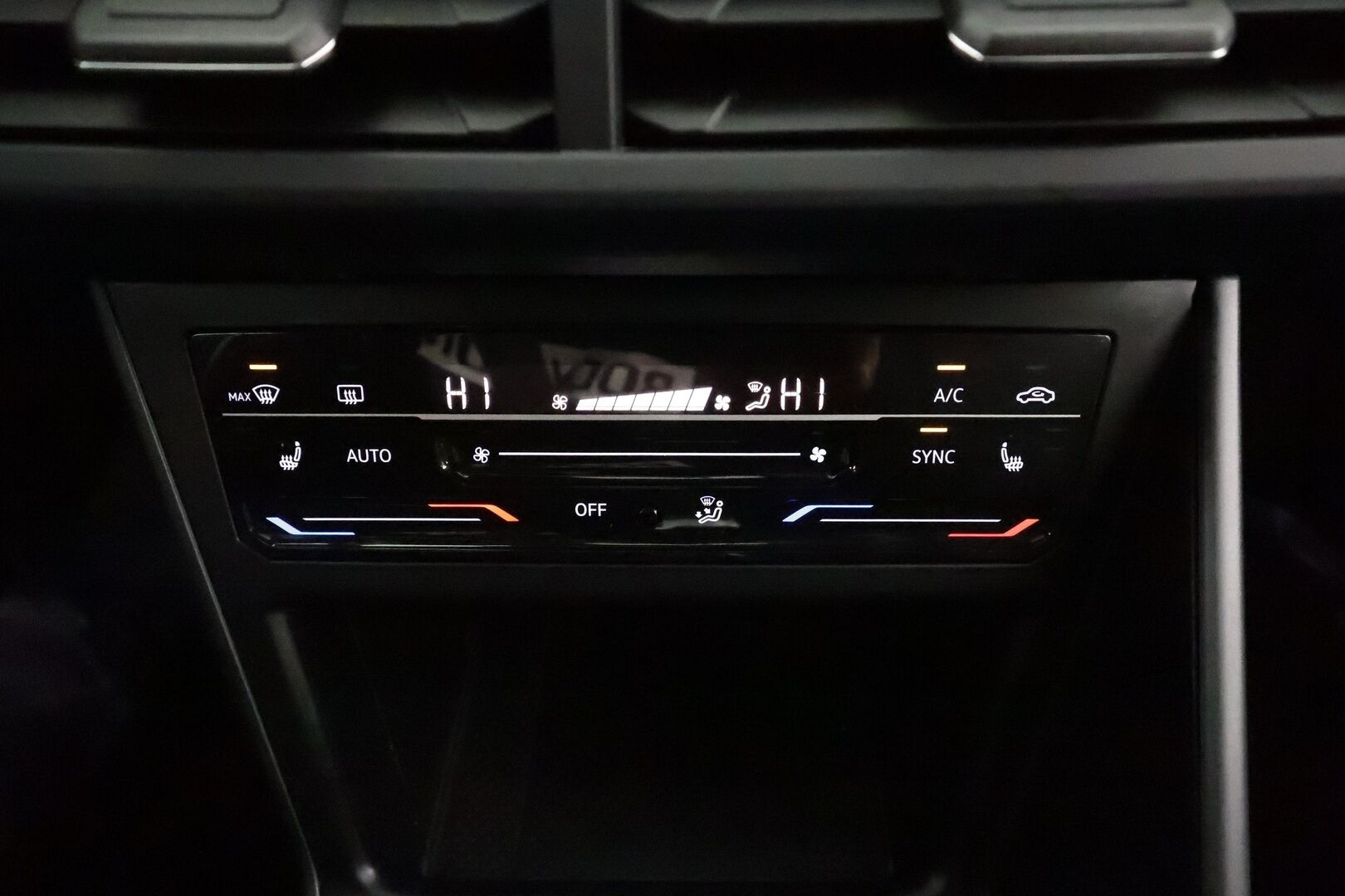 Volkswagen Taigo 2023 R-Line Business 1,5 TSI 110 kW DSG * ACC / Lohko / P.Kamera / LED / Keyless / Apple&Android * - 1.Om suomi-auto / Kahdet Renkaat