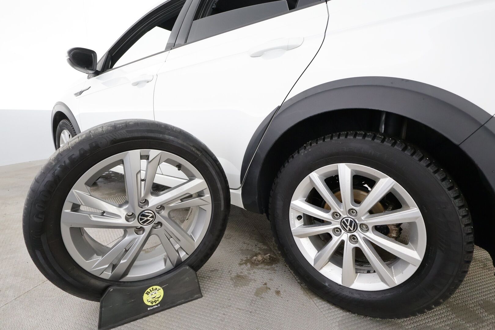 Volkswagen Taigo 2023 R-Line Business 1,5 TSI 110 kW DSG * ACC / Lohko / P.Kamera / LED / Keyless / Apple&Android * - 1.Om suomi-auto / Kahdet Renkaat