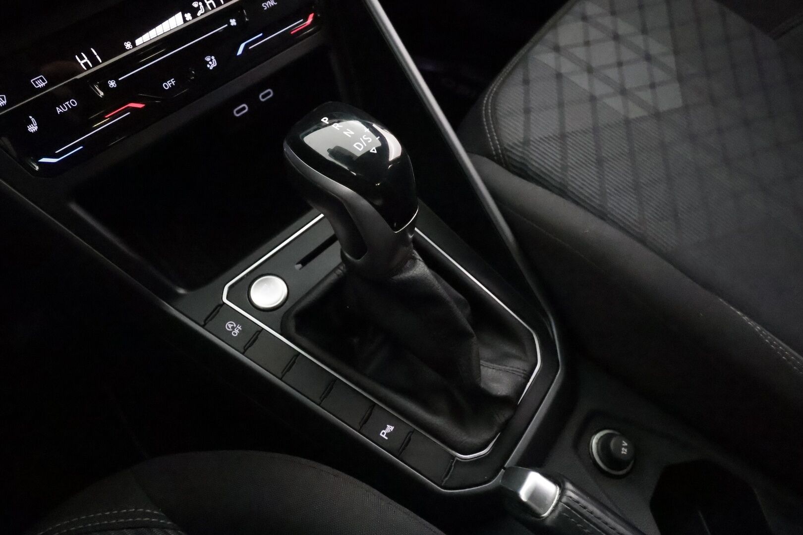 Volkswagen Taigo 2023 R-Line Business 1,5 TSI 110 kW DSG * ACC / Lohko / P.Kamera / LED / Keyless / Apple&Android * - 1.Om suomi-auto / Kahdet Renkaat