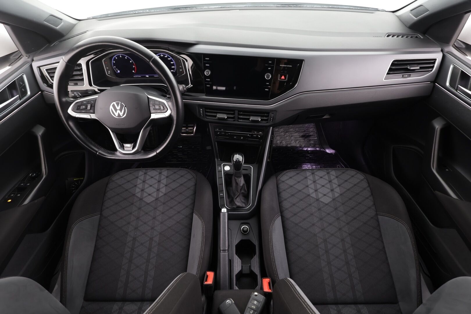 Volkswagen Taigo 2023 R-Line Business 1,5 TSI 110 kW DSG * ACC / Lohko / P.Kamera / LED / Keyless / Apple&Android * - 1.Om suomi-auto / Kahdet Renkaat