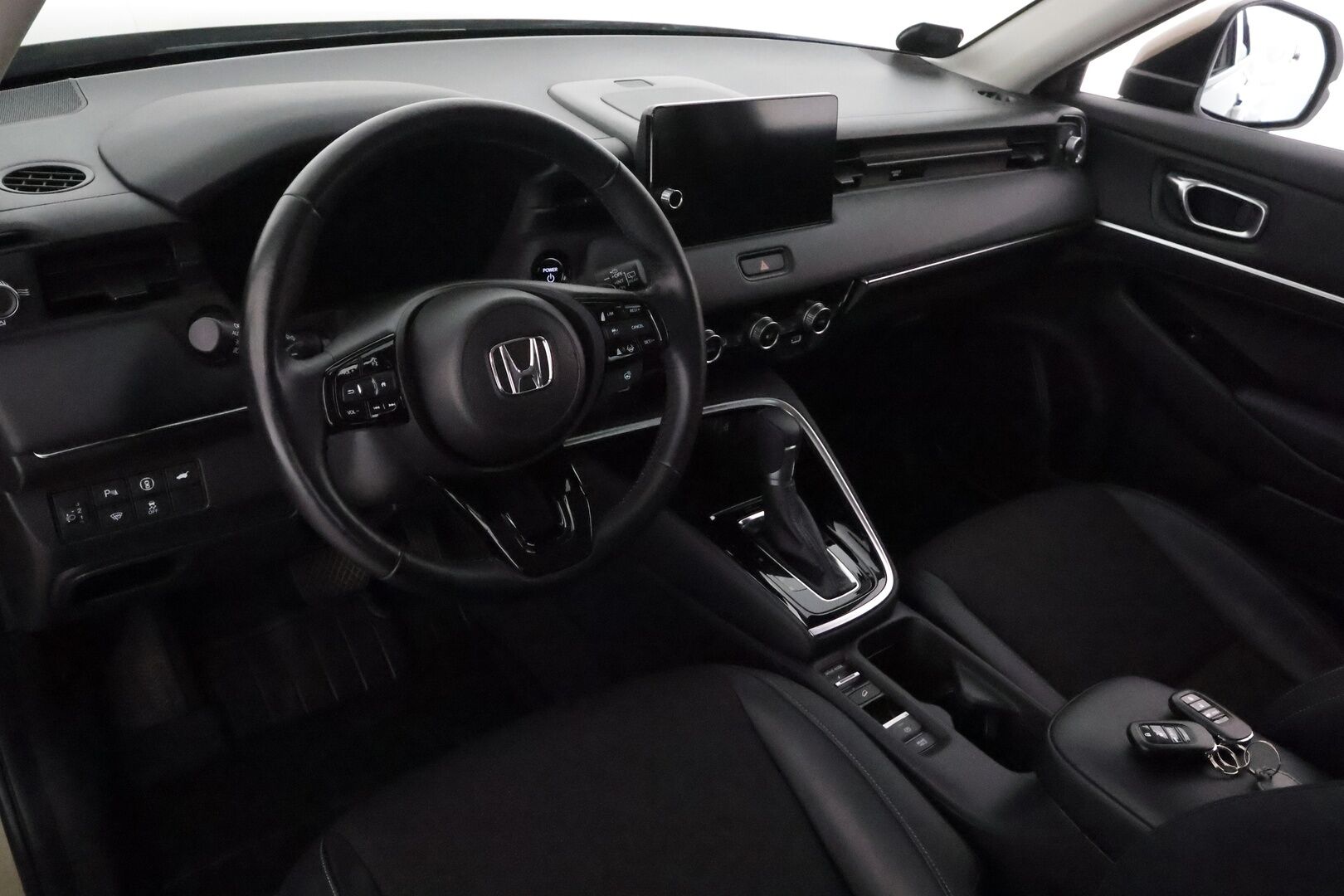 Honda HR-V 2022 Hybrid Advance **Adapt.vakkari / P.kamera / LED / Lohkolämmitin / Digimittaristo / Navi / Puolinahat / KeylessGo** - 3,99 % KORKOTARJOUS TÄHÄN AUTOON 31.8. ASTI! - Suomi-auto / Kahdet renkaat aluvanteilla / Ratin lämmitin / Apple&Android / Sähköluukku 