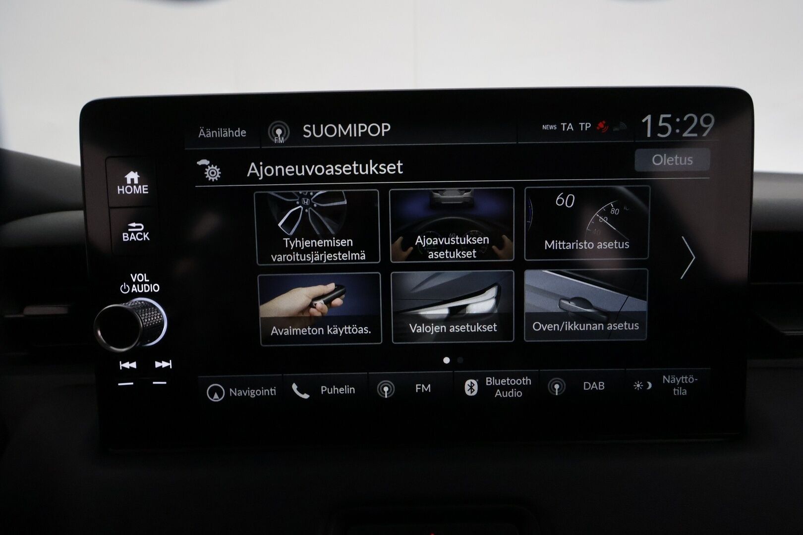 Honda HR-V 2022 Hybrid Advance **Adapt.vakkari / P.kamera / LED / Lohkolämmitin / Digimittaristo / Navi / Puolinahat / KeylessGo** - 3,99 % KORKOTARJOUS TÄHÄN AUTOON 31.8. ASTI! - Suomi-auto / Kahdet renkaat aluvanteilla / Ratin lämmitin / Apple&Android / Sähköluukku 