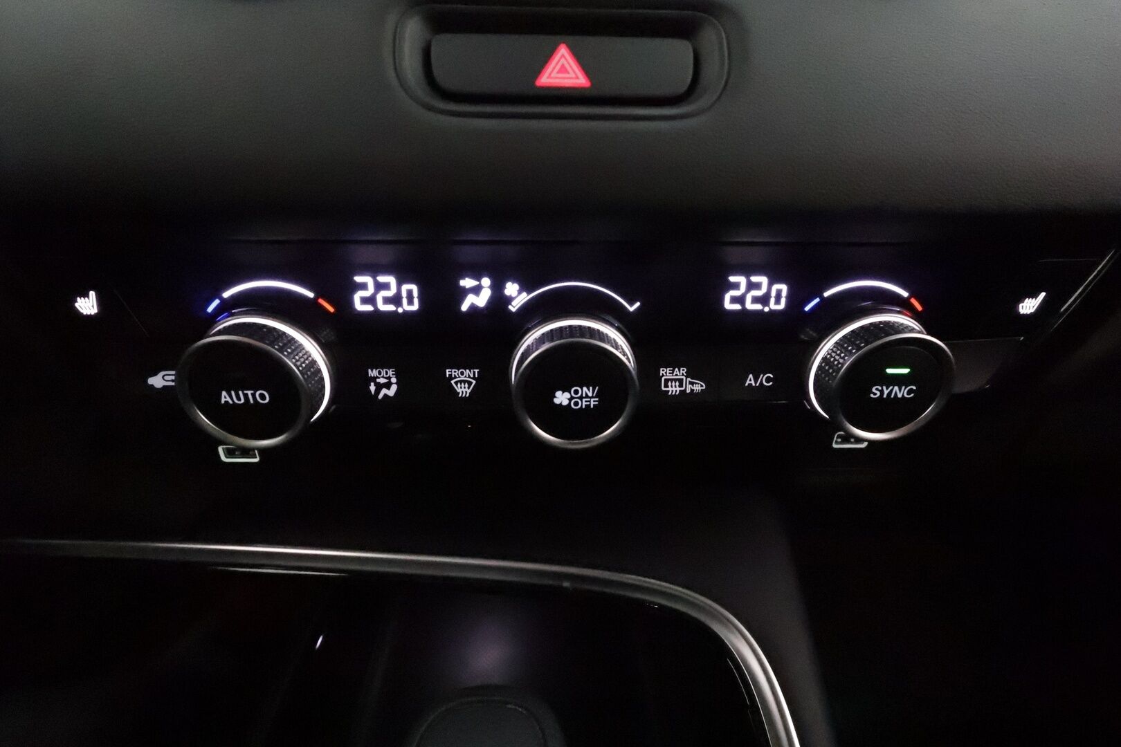 Honda HR-V 2022 Hybrid Advance **Adapt.vakkari / P.kamera / LED / Lohkolämmitin / Digimittaristo / Navi / Puolinahat / KeylessGo** - 3,99 % KORKOTARJOUS TÄHÄN AUTOON 31.8. ASTI! - Suomi-auto / Kahdet renkaat aluvanteilla / Ratin lämmitin / Apple&Android / Sähköluukku 