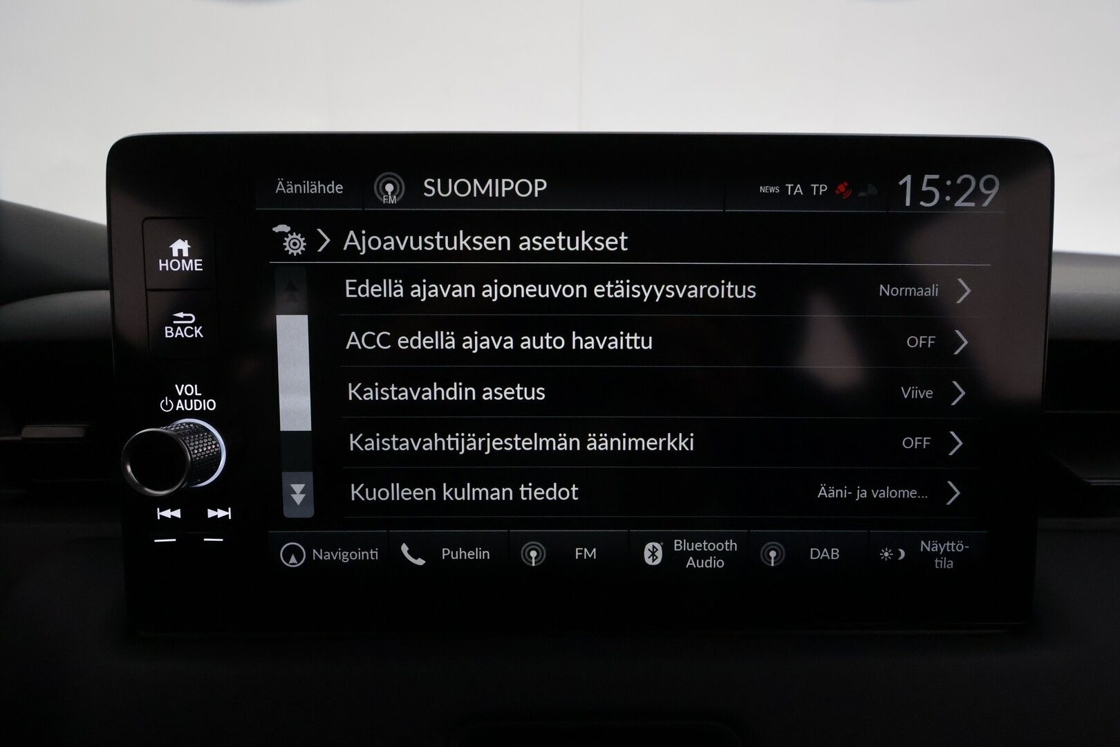 Honda HR-V 2022 Hybrid Advance **Adapt.vakkari / P.kamera / LED / Lohkolämmitin / Digimittaristo / Navi / Puolinahat / KeylessGo** - 3,99 % KORKOTARJOUS TÄHÄN AUTOON 31.8. ASTI! - Suomi-auto / Kahdet renkaat aluvanteilla / Ratin lämmitin / Apple&Android / Sähköluukku 