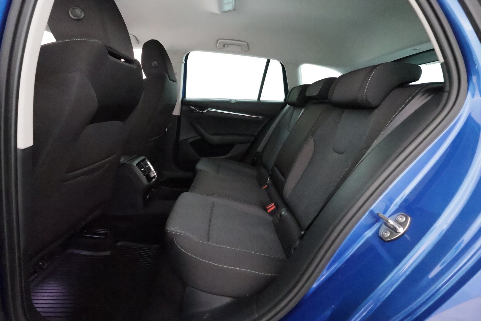 Skoda Octavia 2023 Combi 1.5 TSI G-TEC Style** Adapt.vakkari / Webasto / Koukku / P.kamera / KeyLess / Apple&Android / - 1-om Suomi-auto / Merkkihuollettu