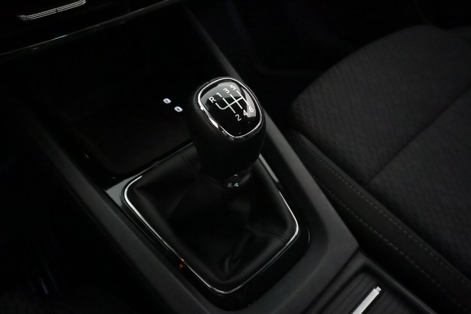 Skoda Octavia 2023 Combi 1.5 TSI G-TEC Style** Adapt.vakkari / Webasto / Koukku / P.kamera / KeyLess / Apple&Android / - 1-om Suomi-auto / Merkkihuollettu