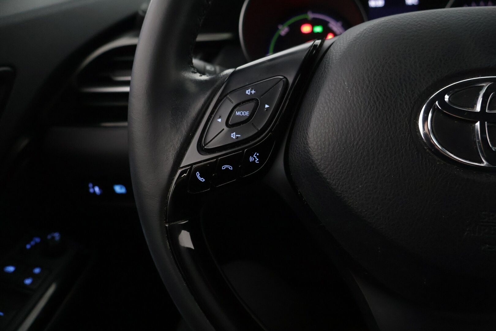 Toyota C-HR 2022 1,8 Hybrid Intense Edition * / 1-omistaja / Suomi-Auto / Acc / Lohko / Kamera / Ratinlämmitin / Blind Spot Assist / * - Yksi omisteinen suomi-auto loistavalla huoltohistorialla