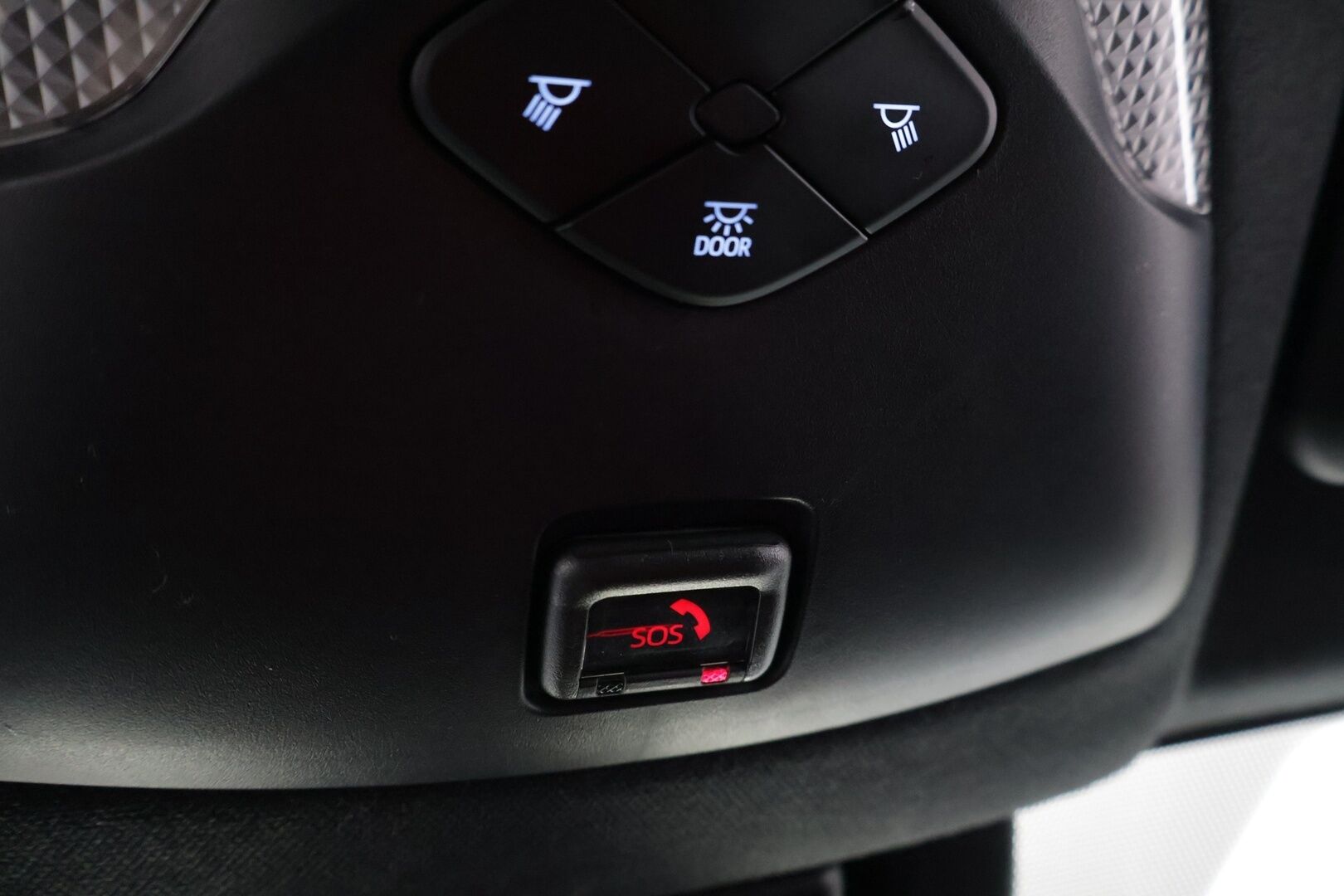 Toyota C-HR 2022 1,8 Hybrid Intense Edition *1-OM. Suomi-Auto / ACC / Lohko / Kamera / Ratinlämmitin / BLIS* - Kahdet renkaat