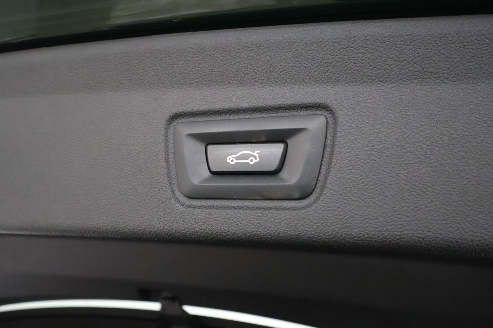 BMW i4 2022 eDrive40 - | ACC | Lisälämmitin | LED | H/K | widescreen | HUD | P.Kamera | Sporttinahat | Navi | Apple&Android | Suomi-auto | Kahdet Renkaat | Merkkihuollettu |