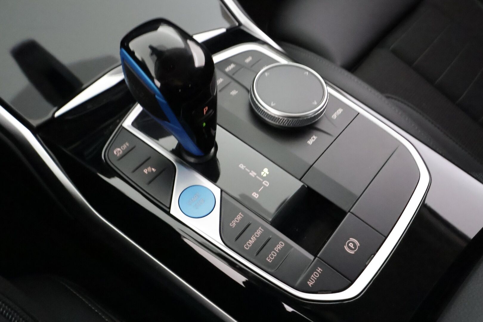 BMW i4 2022 eDrive40 - | ACC | Lisälämmitin | LED | H/K | widescreen | HUD | P.Kamera | Sporttinahat | Navi | Apple&Android | Suomi-auto | Kahdet Renkaat | Merkkihuollettu |