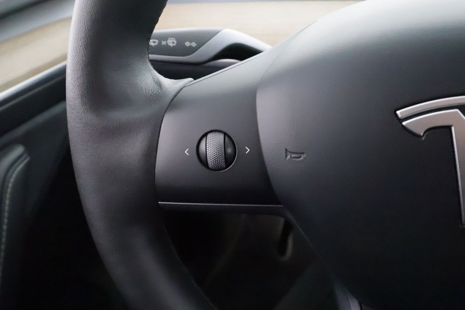 Tesla Model Y 2022 Long Range - | Koukku | ILP | Lasikatto | ACC | Matrix-LED | P.kamera | Muistipenkki | Premium Audio | Navi | Kaistavahti | Keyless | 1-om Suomi-auto | Kahdet renkaat | 2x Latauskaapelit |