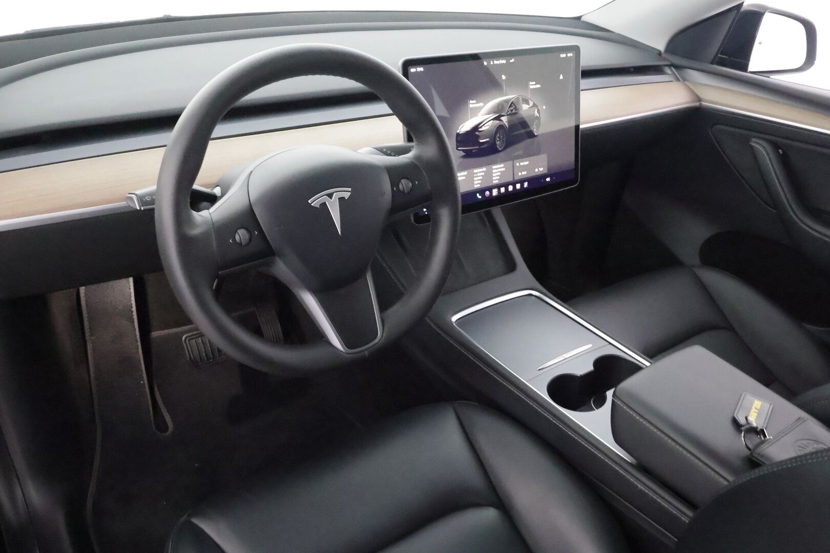 Tesla Model Y 2022 Long Range - | Koukku | ILP | Lasikatto | ACC | Matrix-LED | P.kamera | Muistipenkki | Premium Audio | Navi | Kaistavahti | Keyless | 1-om Suomi-auto | Kahdet renkaat | 2x Latauskaapelit |