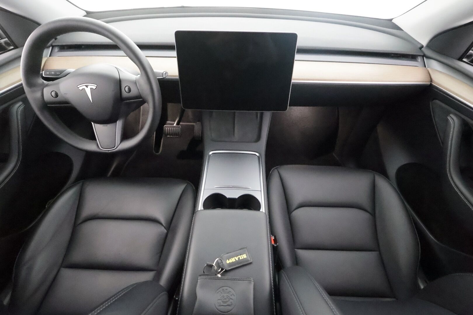 Tesla Model Y 2022 Long Range - | Koukku | ILP | Lasikatto | ACC | Matrix-LED | P.kamera | Muistipenkki | Premium Audio | Navi | Kaistavahti | Keyless | 1-om Suomi-auto | Kahdet renkaat | 2x Latauskaapelit |