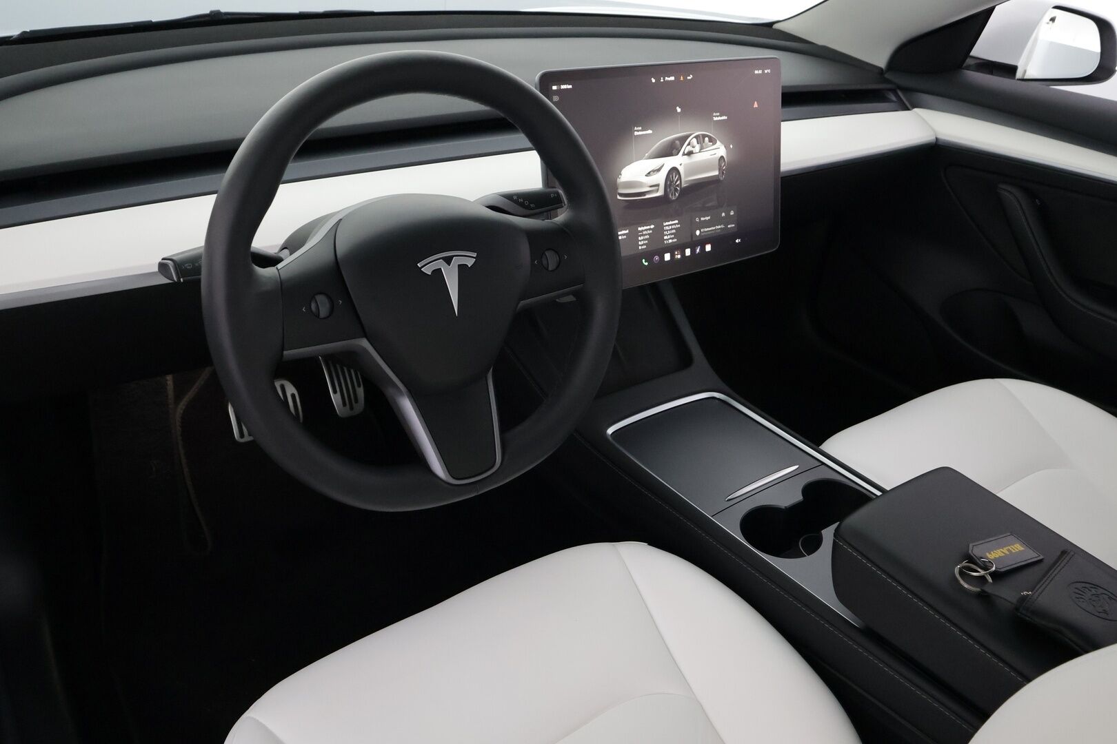 Tesla Model 3 2022 Long Range - | ILP | Koukku | ACC | Lasikatto | Matrix-LED | P.Kamera | Muistipenkki | Premium Audio | Navi | Kaistavahti | Keyless | 1-om Suomi-auto | Kahdet renkaat | 2x Latauskaapelit |