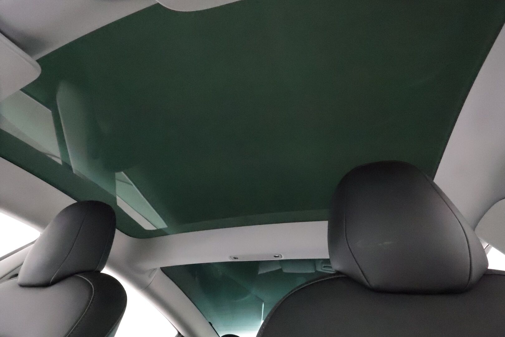 Tesla Model 3 2022 Standard Range Plus *Vetokoukku / AMD Ryzen / Autopilot / Lämpöpumppu / Matrix LED / Lasikatto / P.kamera* - 1.om Suomi-auto / Kahdet renkaat aluvanteilla