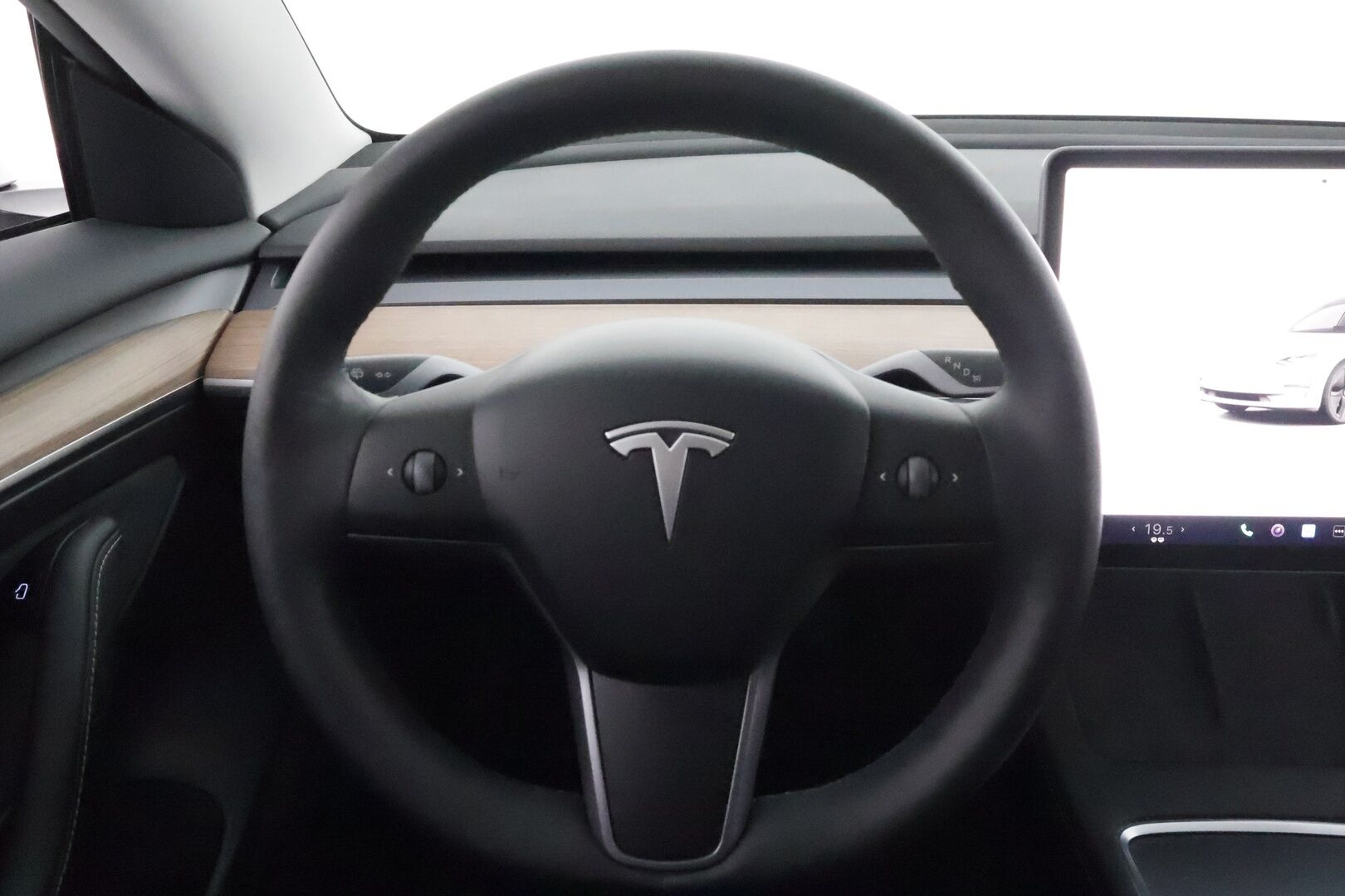 Tesla Model 3 2022 Standard Range Plus *Vetokoukku / AMD Ryzen / Autopilot / Lämpöpumppu / Matrix LED / Lasikatto / P.kamera* - 1.om Suomi-auto / Kahdet renkaat aluvanteilla