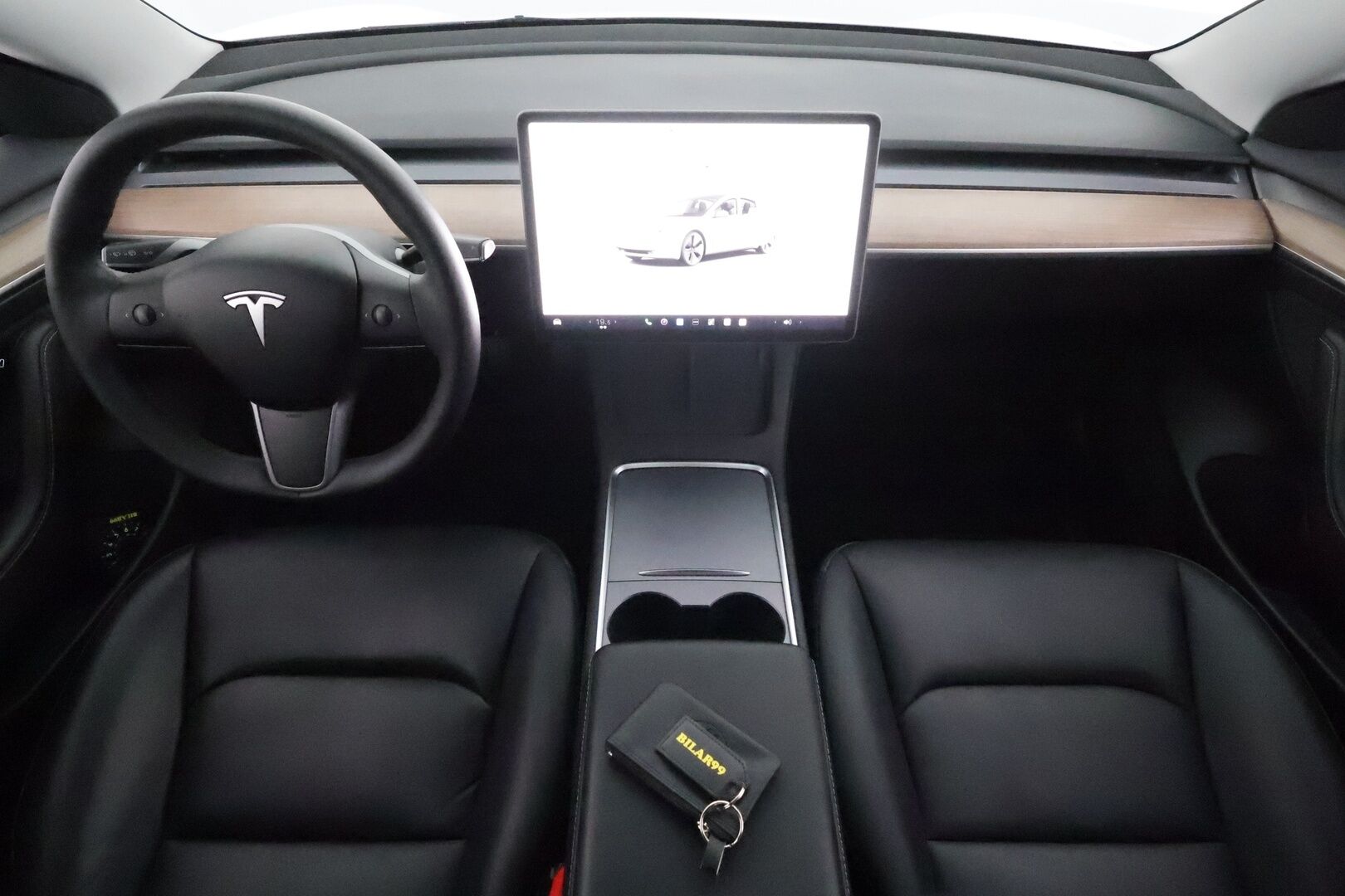 Tesla Model 3 2022 Standard Range Plus *Vetokoukku / AMD Ryzen / Autopilot / Lämpöpumppu / Matrix LED / Lasikatto / P.kamera* - 1.om Suomi-auto / Kahdet renkaat aluvanteilla