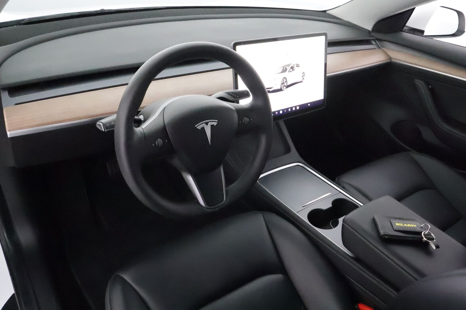 Tesla Model 3 2022 Standard Range Plus *Vetokoukku / AMD Ryzen / Autopilot / Lämpöpumppu / Matrix LED / Lasikatto / P.kamera* - 1.om Suomi-auto / Kahdet renkaat aluvanteilla