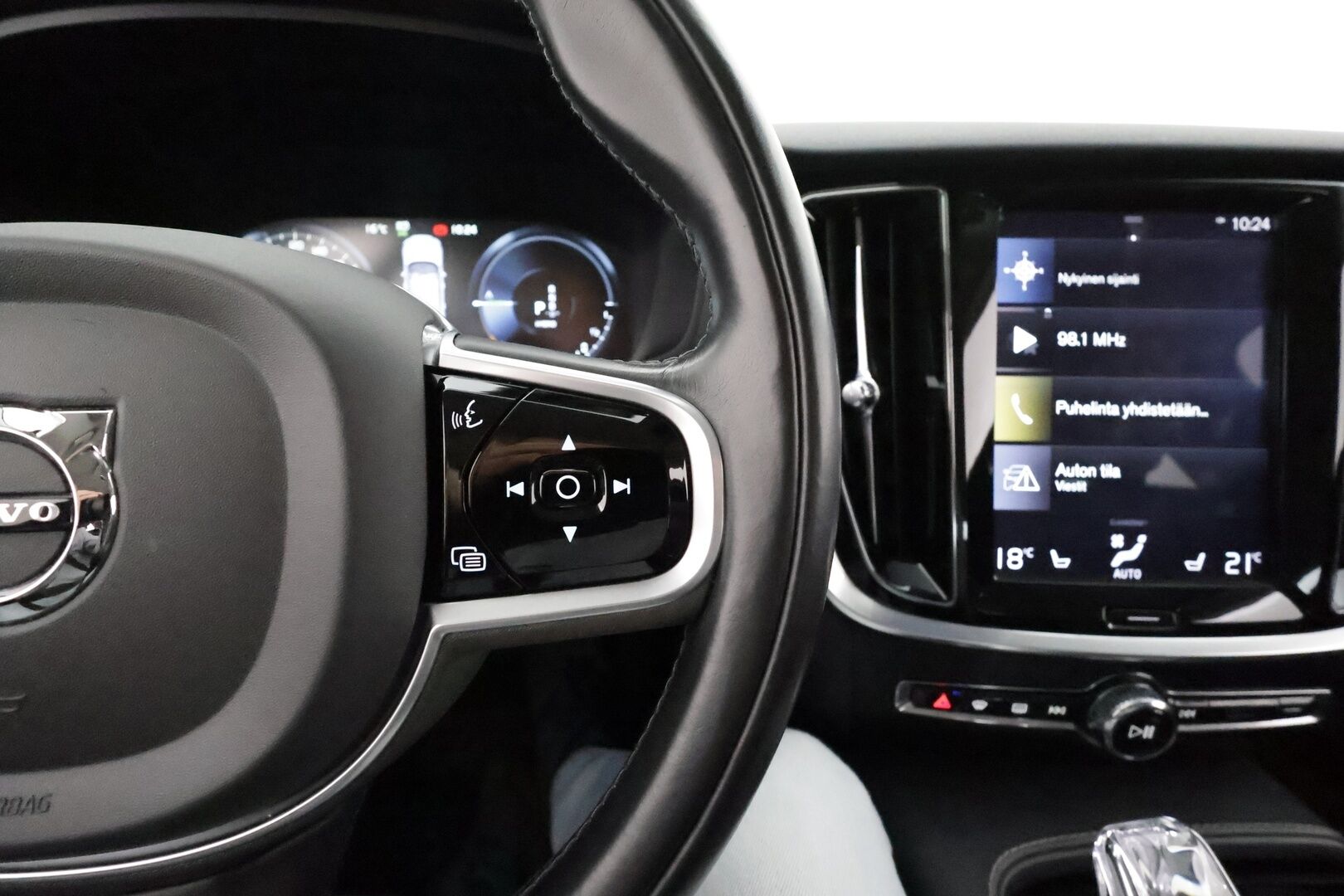 Volvo V60 2020 T8 TwE AWD Inscription aut** Ilmastoidut ja hierovat Muistipenkit / Adapt.vakkari / Pa-lisälämmitin / Koukku / P.kamera * - 3,99 % KORKOTARJOUS TÄHÄN AUTOON - * Sporttipenkit / Apple&Android / Merkkihuollettu / Hyvät varusteet! *