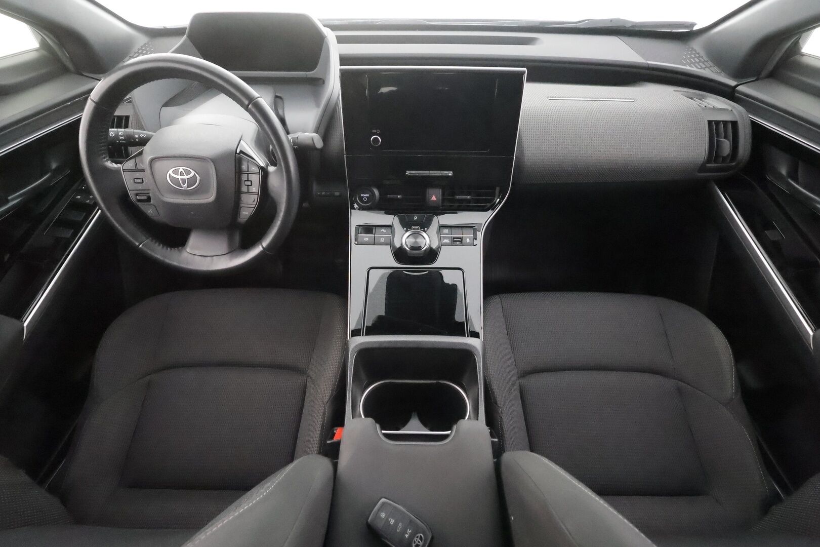 Toyota bZ4X 2023 Active AWD - | ACC | ILP | P.kamera | Kaistavahti | Lämm. ratti | Lämm tuulilasi | Apple & Android | 1-om suomiauto | 2x renkaat aluin |