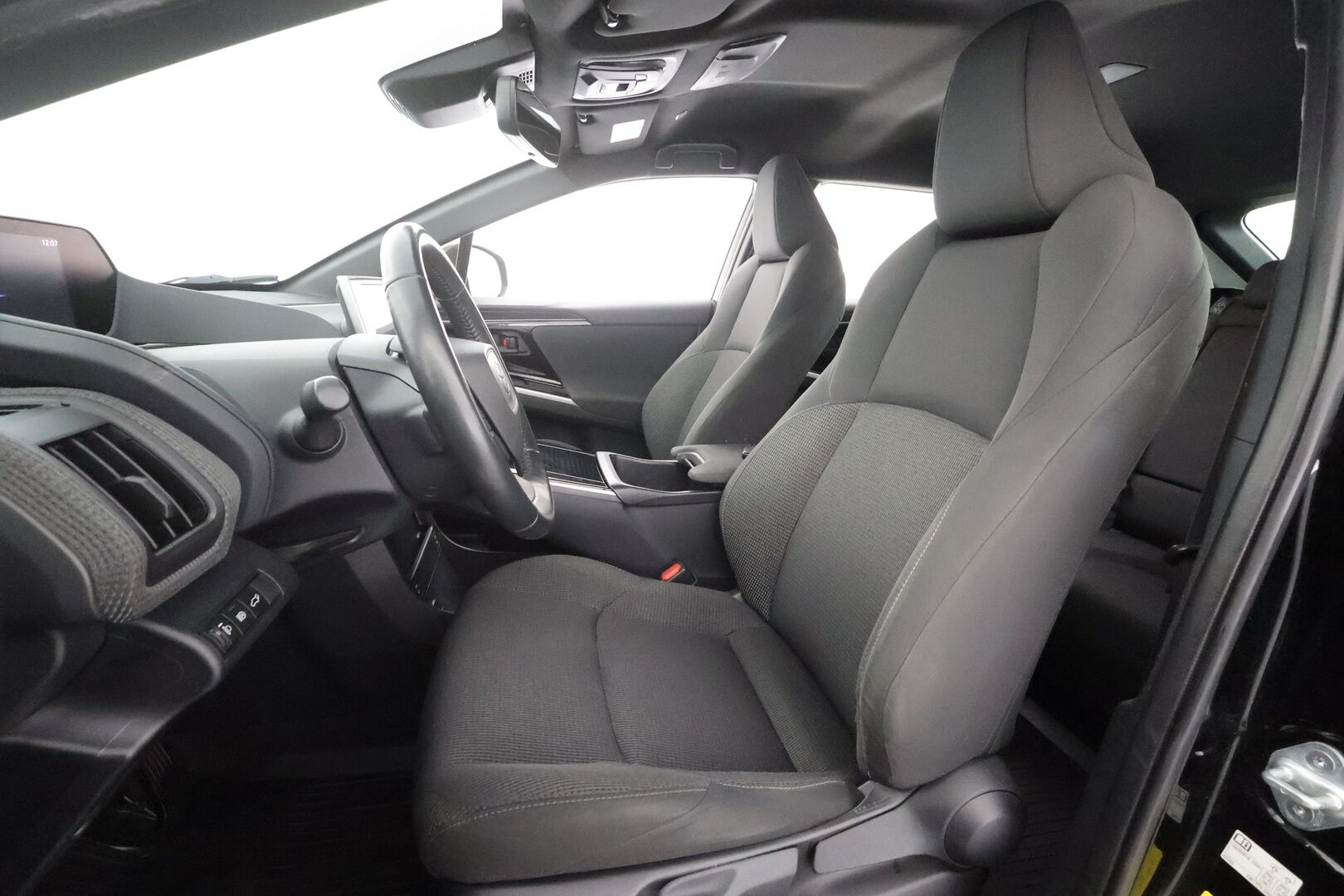 Toyota bZ4X 2023 Active AWD - | ACC | ILP | P.kamera | Kaistavahti | Lämm. ratti | Lämm tuulilasi | Apple & Android | 1-om suomiauto | 2x renkaat aluin |