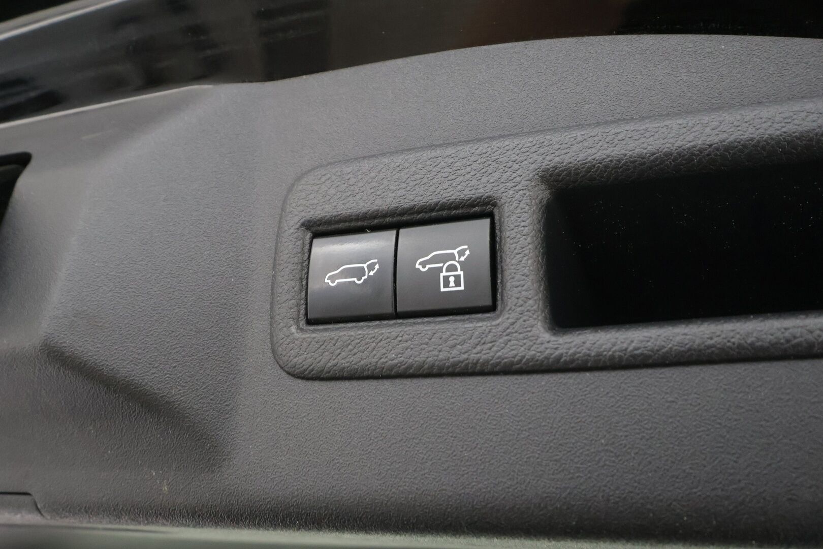 Toyota bZ4X 2023 Active AWD - | ACC | ILP | P.kamera | Kaistavahti | Lämm. ratti | Lämm tuulilasi | Apple & Android | 1-om suomiauto | 2x renkaat aluin |