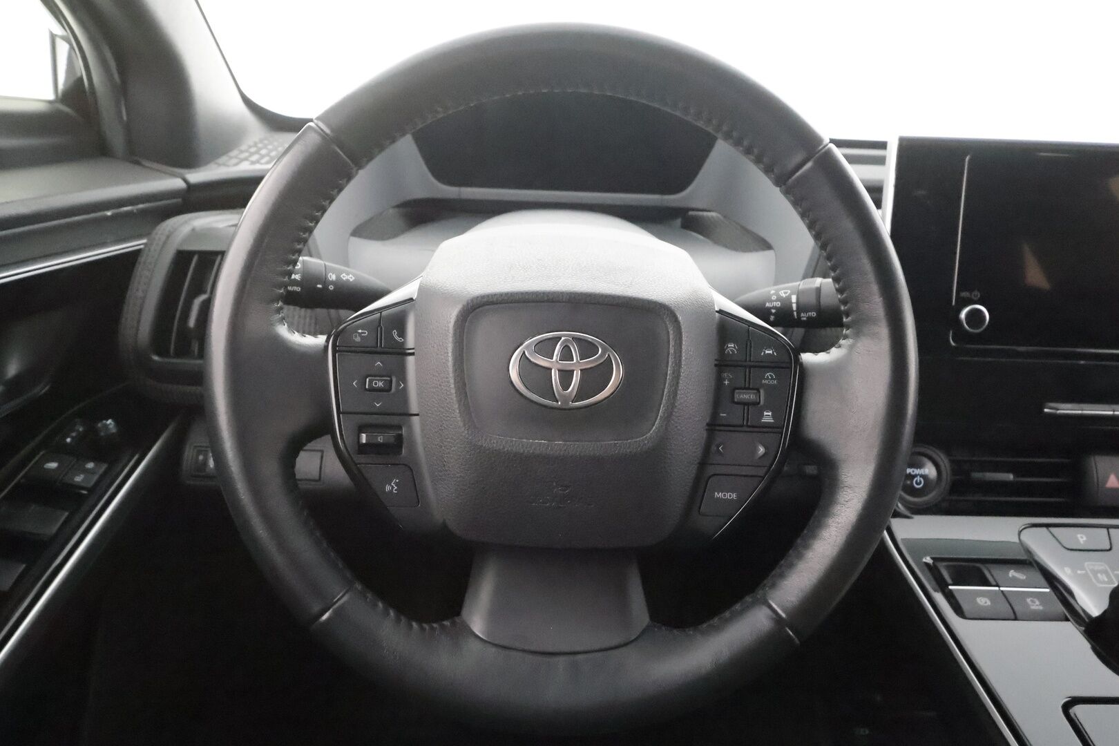 Toyota bZ4X 2023 Active AWD - | ACC | ILP | P.kamera | Kaistavahti | Lämm. ratti | Lämm tuulilasi | Apple & Android | 1-om suomiauto | 2x renkaat aluin |