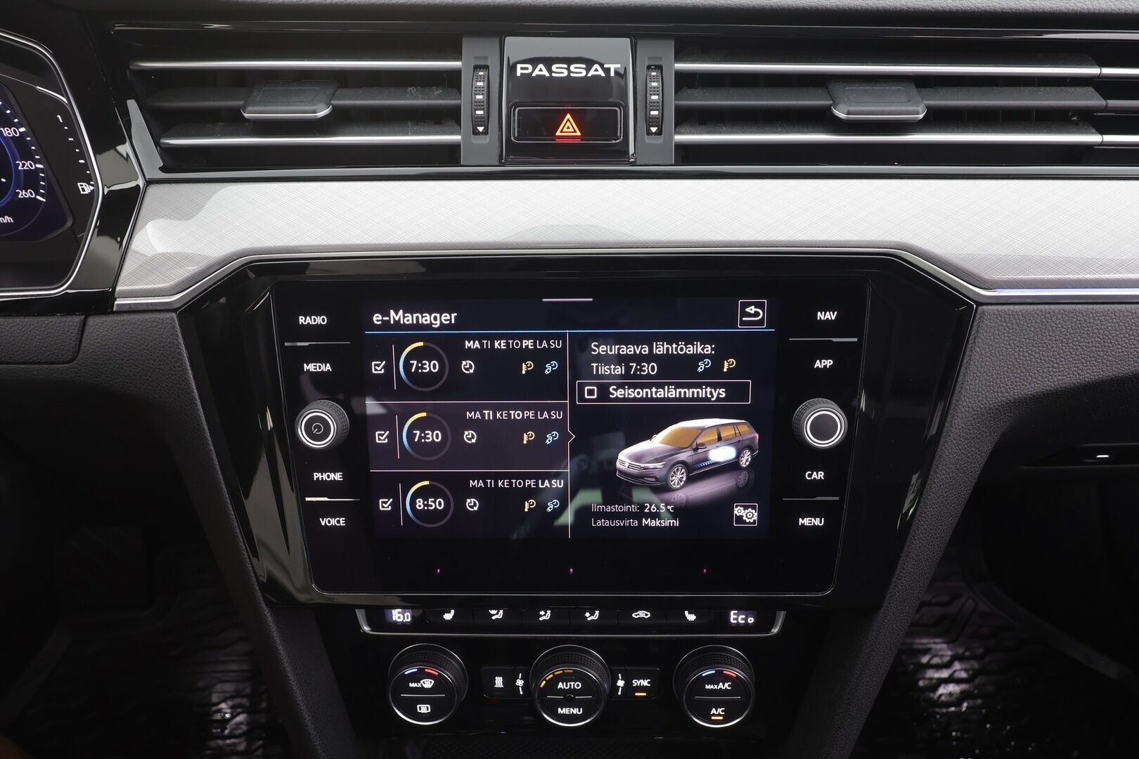 Volkswagen Passat 2020 Variant GTE Plug-In Hybrid 160 kW DSG-automaatti - Facelift | Webasto | ACC | Vetokoukku | Digimittari | iQ Matrix LED | Nahka-Alcantara | Peruutuskamera | ergoComfort | Huippuvarusteet!
