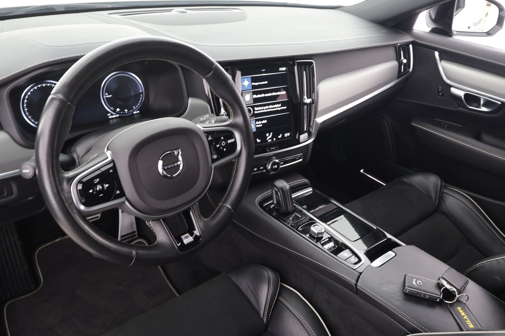 Volvo V90 2020 T8 TwE AWD R-Design aut - | BLIS | KOUKKU | MUISTIPENKIT | PANORAAMA | 2X RENKAAT! | WEBASTO | - KORKO VAIN 3,99 %