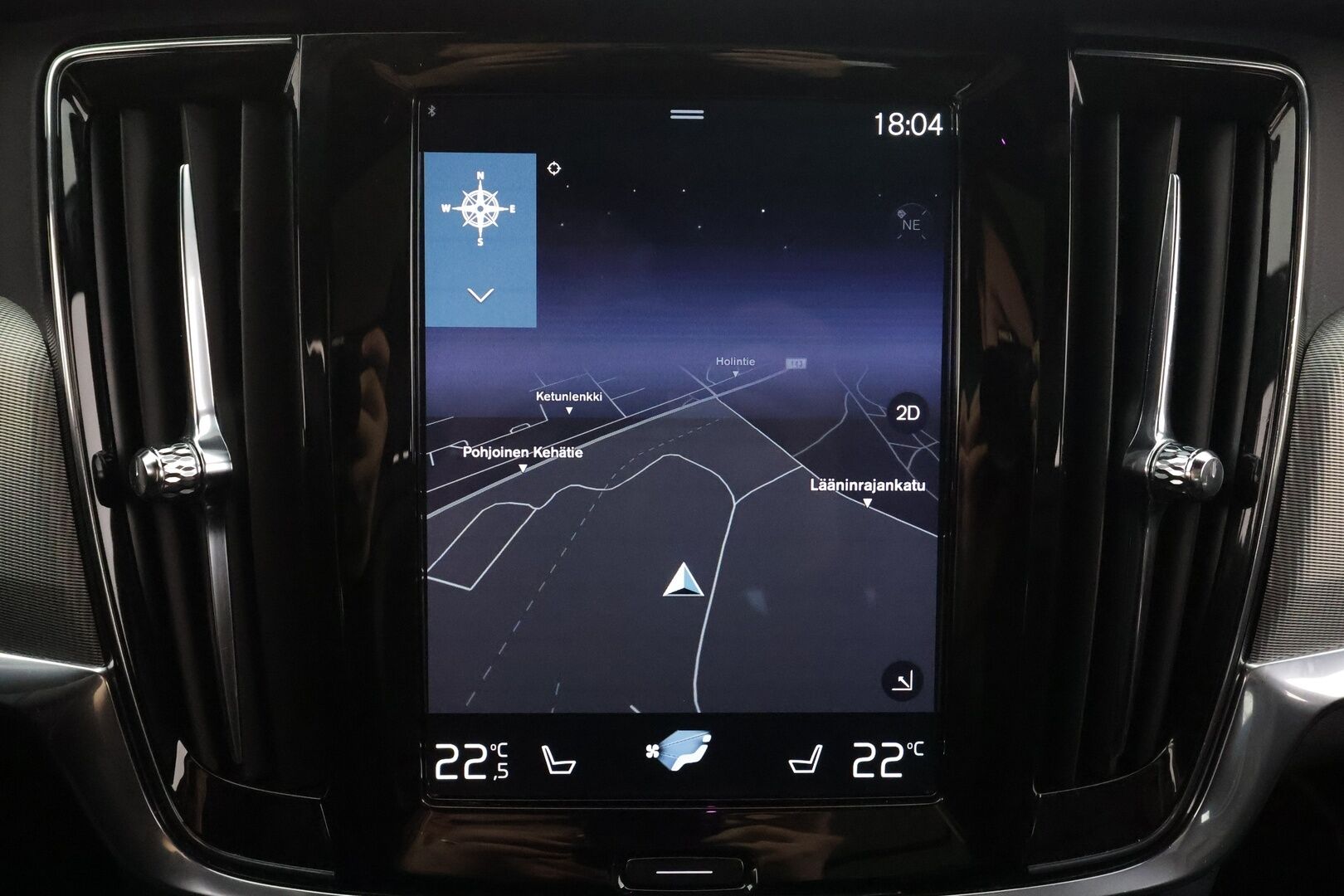 Volvo V90 2020 T8 TwE AWD R-Design aut * Panorama / Webasto / Koukku / ACC / Full-LED / P.Kamera / Sportpenkki Muistilla * - Kahdet renkaat aluvanteilla