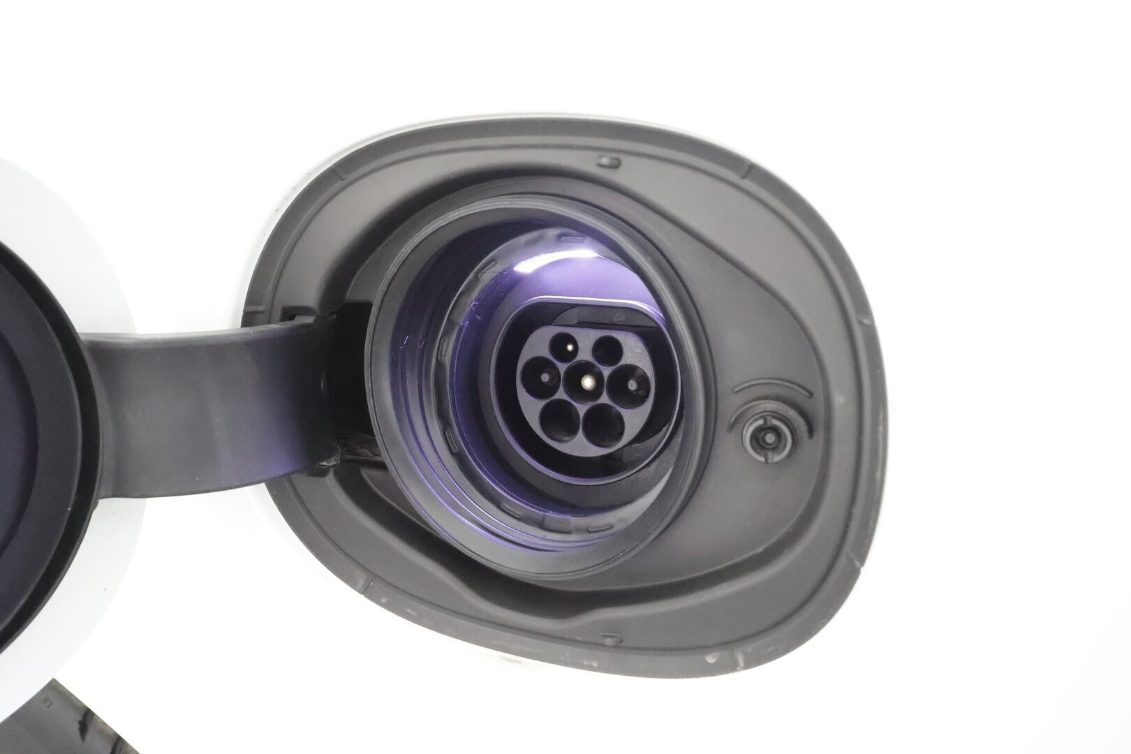 Volvo V90 2020 T8 TwE AWD R-Design aut * Panorama / Webasto / Koukku / ACC / Full-LED / P.Kamera / Sportpenkki Muistilla * - Kahdet renkaat aluvanteilla