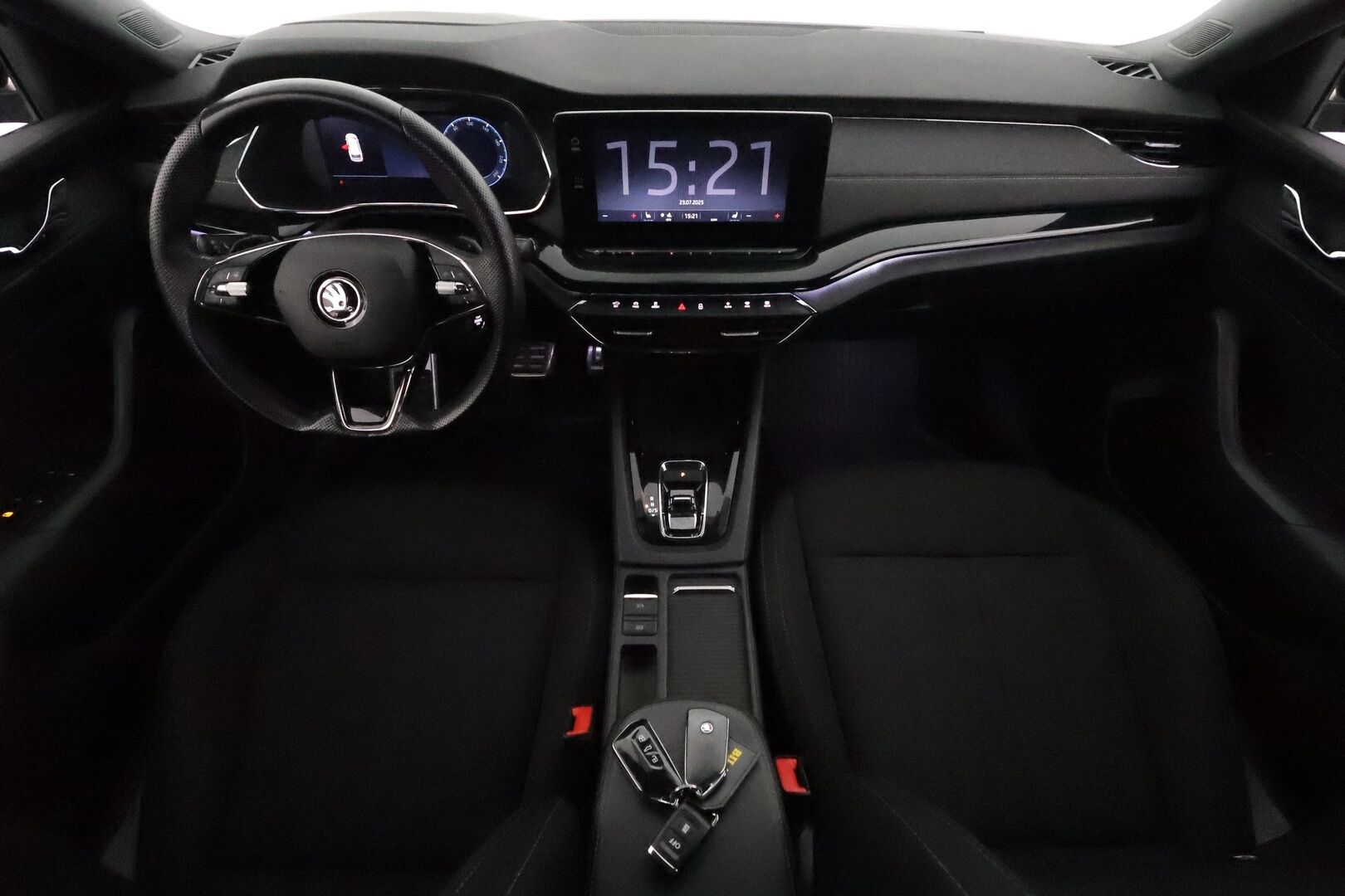 Skoda Octavia 2023 Combi 2.0 TDI 115 Style DSG **Webasto / Koukku / HUD / Adapt.Vakkari / Matrix-LED / P.kamera / Navi / Kaistavahti** - 1-om Suomi-auto / Kahdet Renkaat