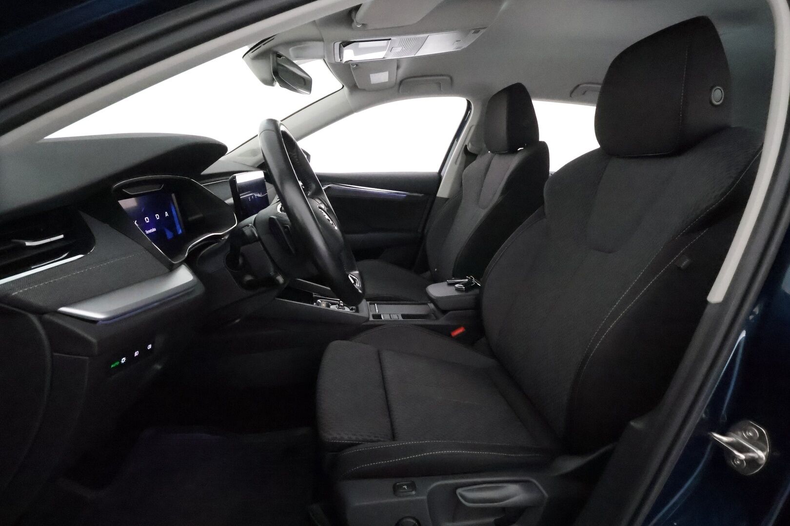 Skoda Octavia 2023 Combi 2.0 TDI 150 Style DSG **Webasto / Koukku / ACC / Matrix-LED / P.kamera / Sporttipenkit / Navi / Kaistavahti** - 1-om Suomi-auto / Kahdet Renkaat / Merkkihuollettu!