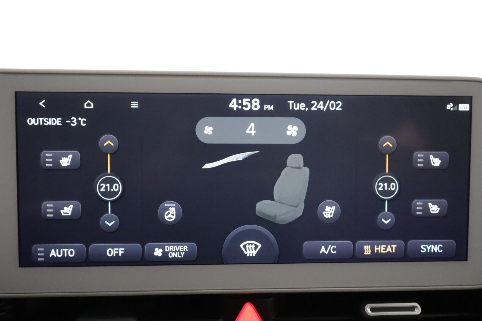 Hyundai IONIQ 5 2022 73 kWh 305 hv AWD Premium Project 45 * ACC / HUD / ILP / 360° / Solar Roof / Relax-istuimet / Bose / Koukku / Ilmastoidut nahat * - Kahdet renkaat aluvanteilla / Merkkihuollettu / Huippuvarusteet