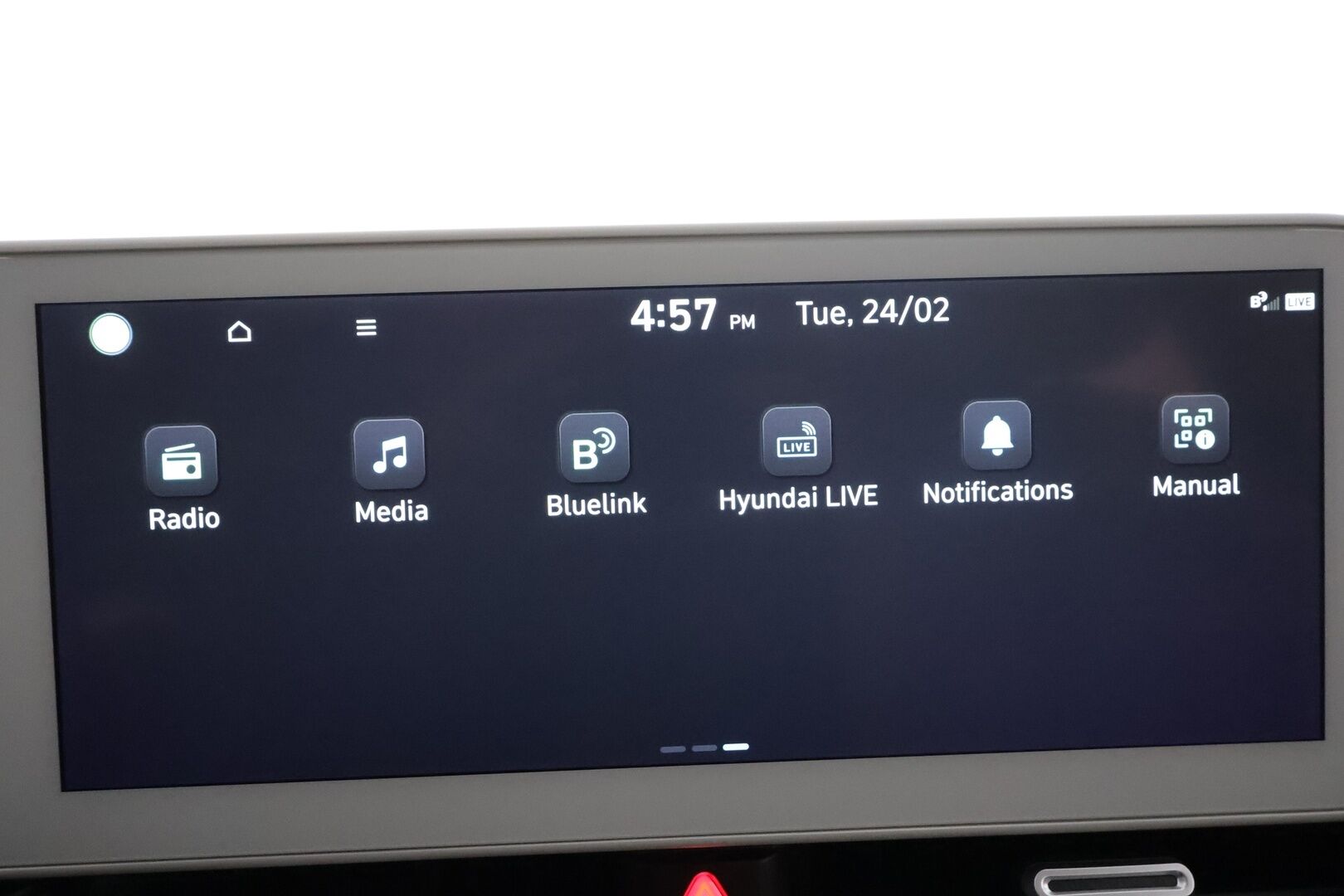 Hyundai IONIQ 5 2022 73 kWh 305 hv AWD Premium Project 45 * ACC / HUD / ILP / 360° / Solar Roof / Relax-istuimet / Bose / Koukku / Ilmastoidut nahat * - Kahdet renkaat aluvanteilla / Merkkihuollettu / Huippuvarusteet